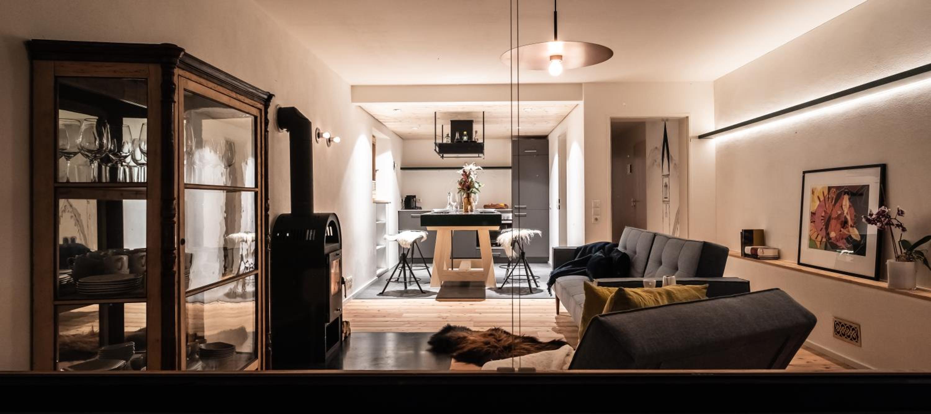 One-Bedroom Apartment photo 1
