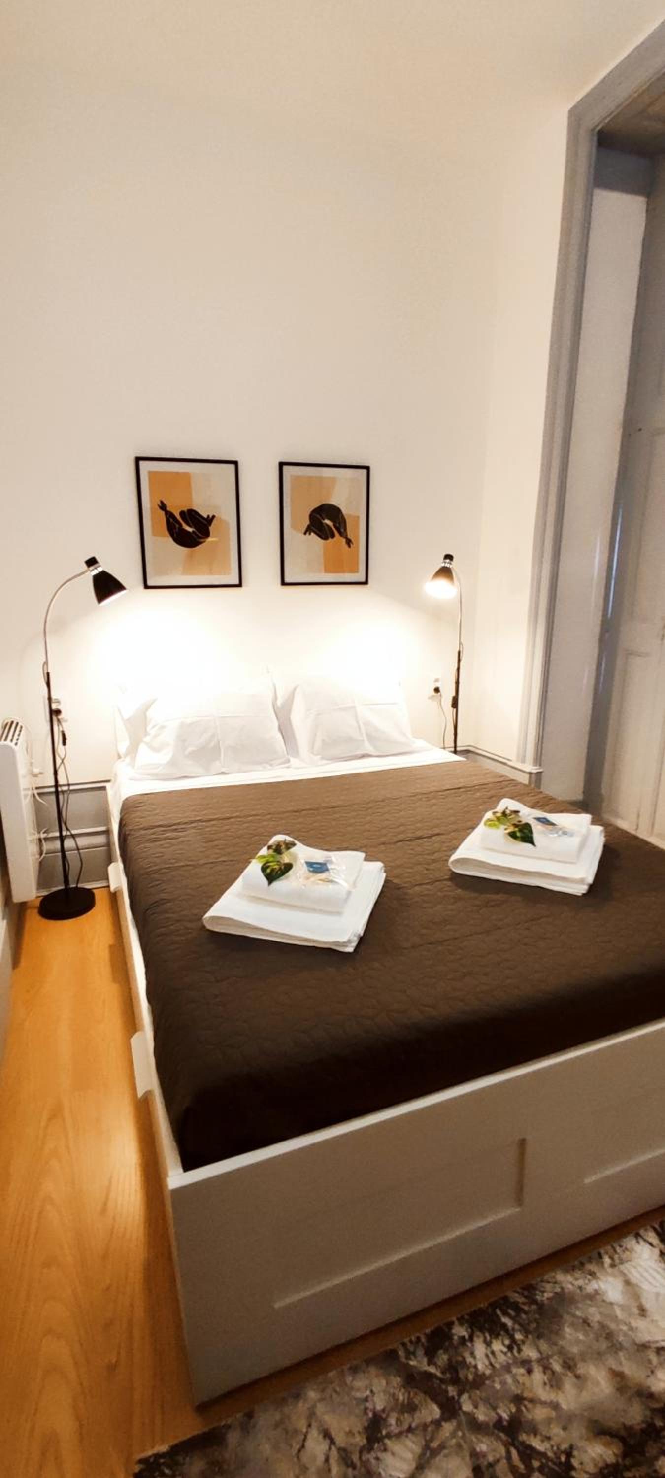Double Room with Private External Bathroom - Photo 8