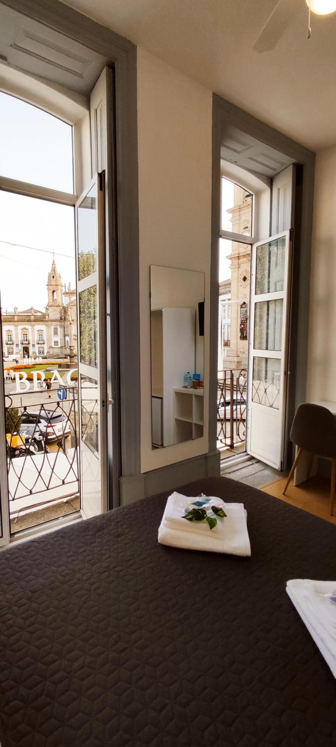 Double Room with Private External Bathroom - Photo 9
