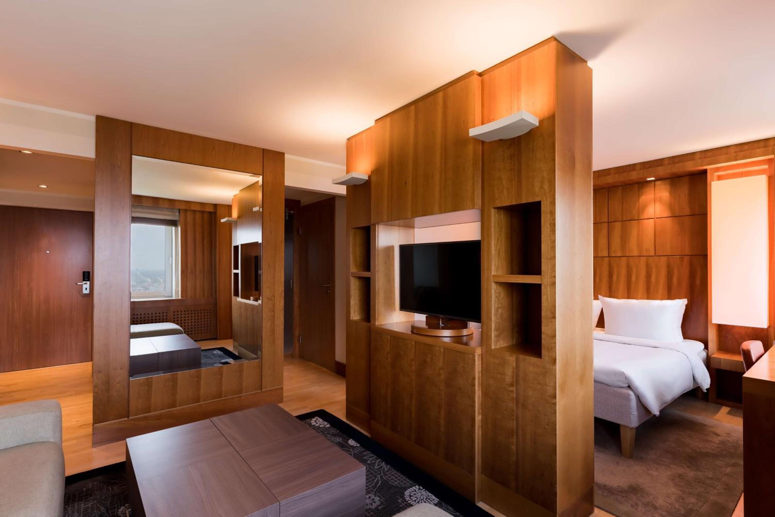 Premium Room with Spa Access - Photo 1