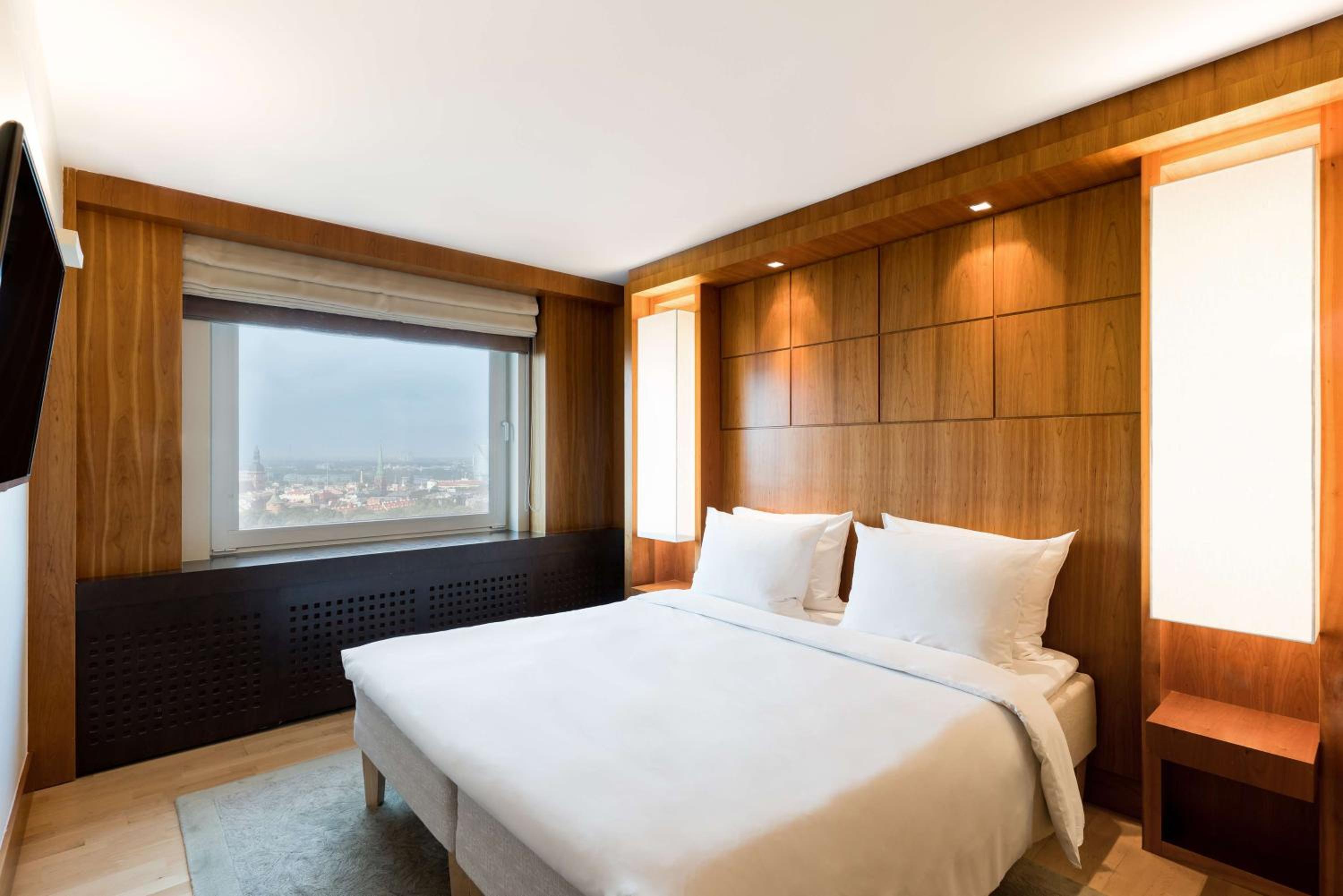 Suite with Spa Access - Photo 5