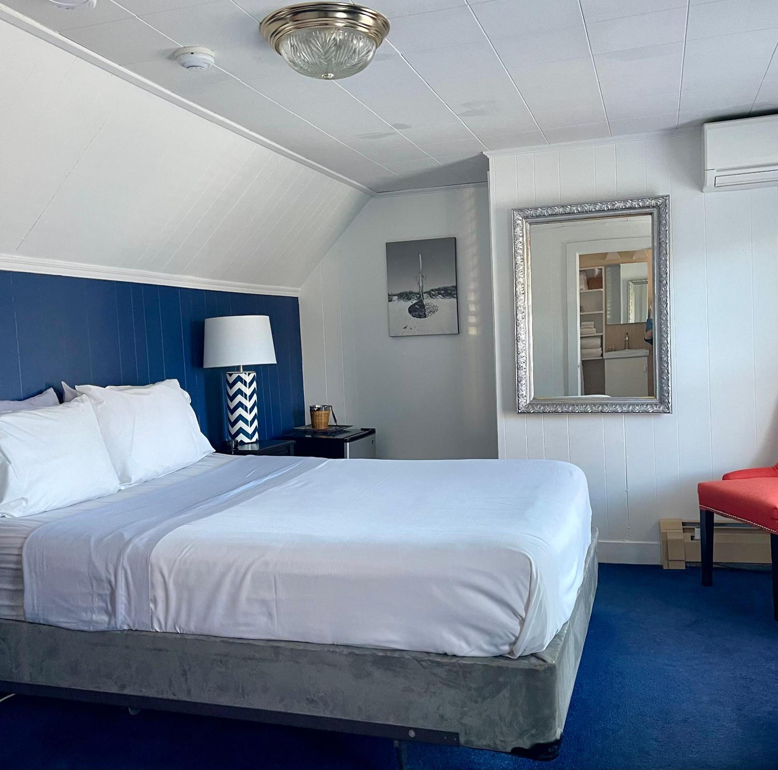 Standard Queen Room photo 2