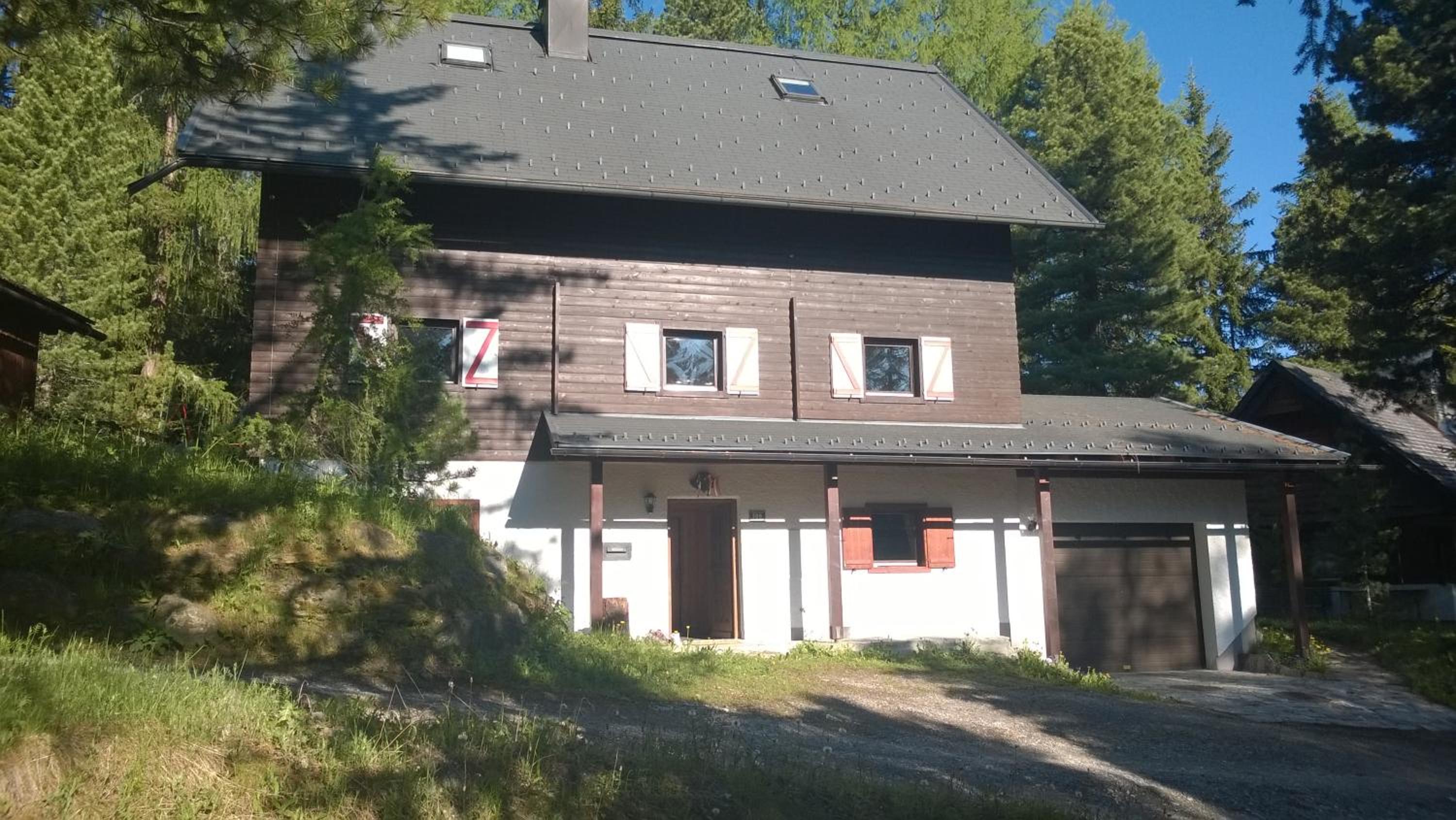 Four-Bedroom House photo 3