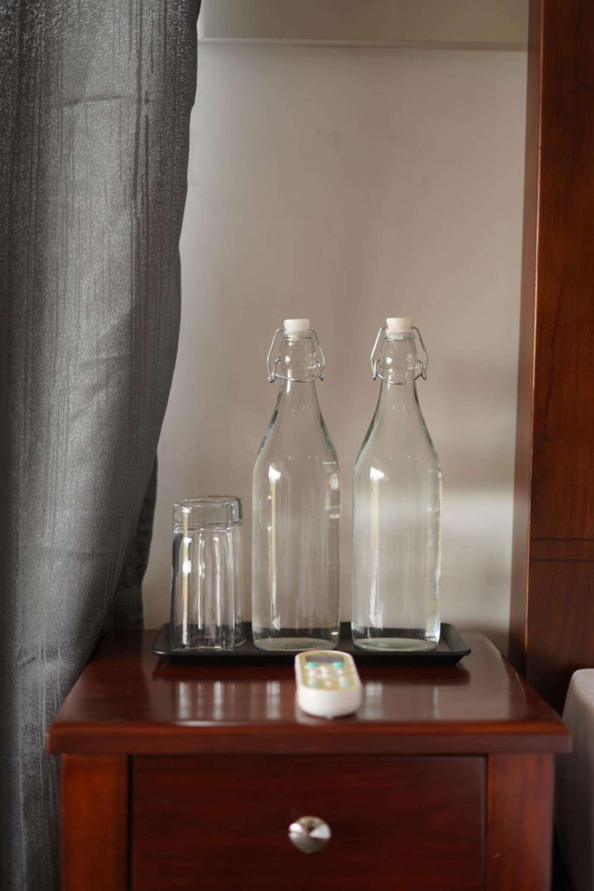 Suite with Pool View - Photo 11