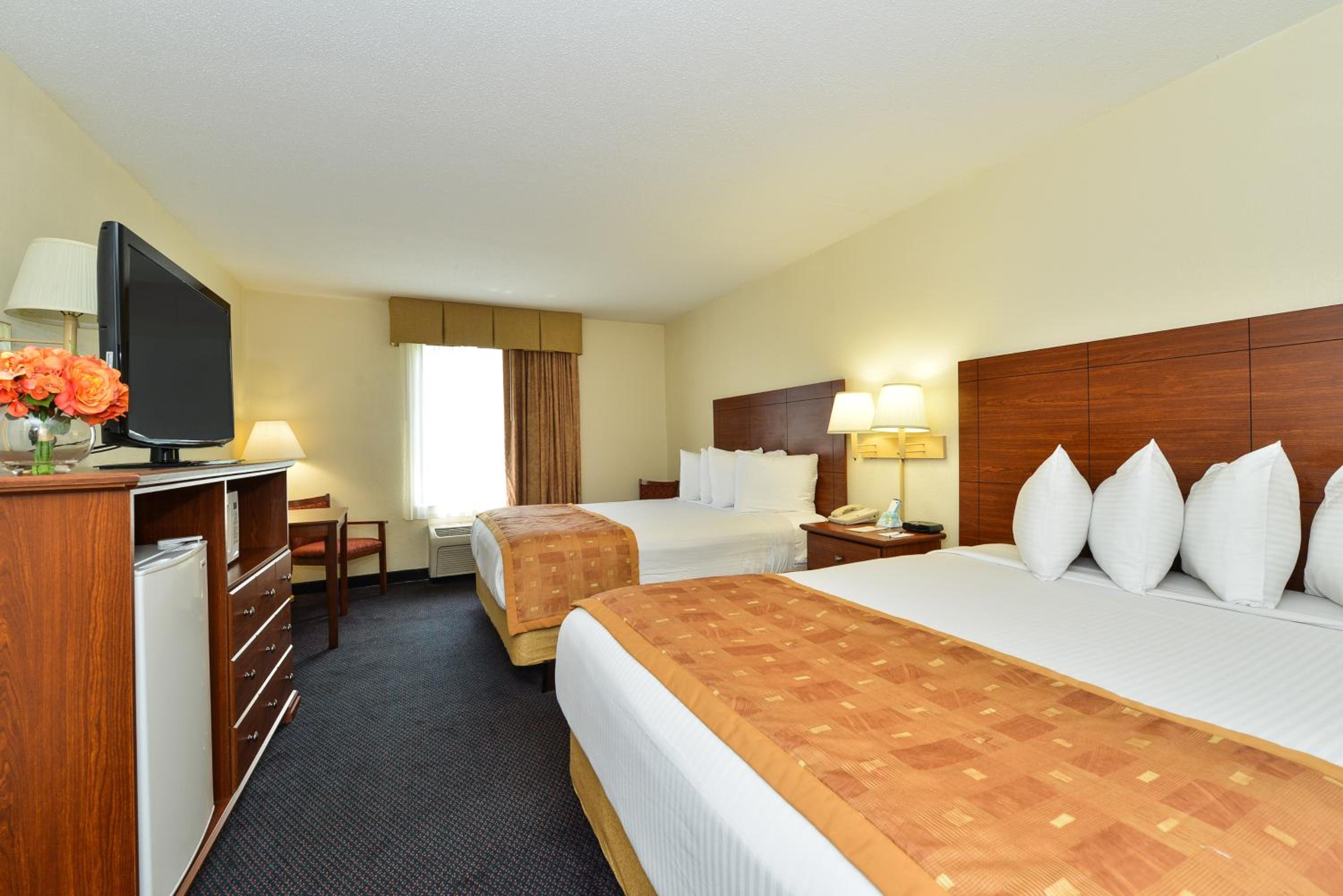 Double Room With Two Double Beds - Non-Smoking - Photo 5
