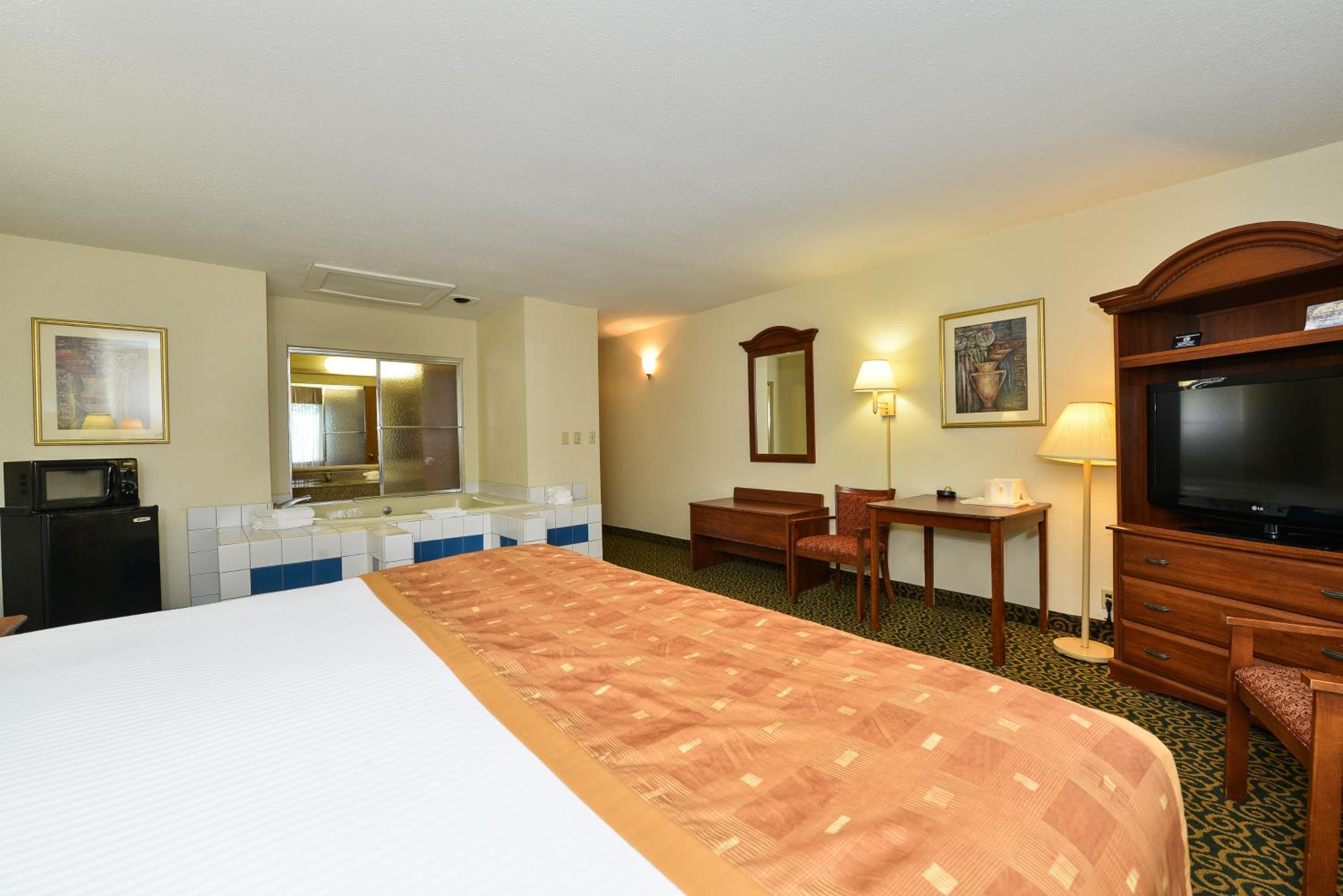 King Room With Hot Tub
