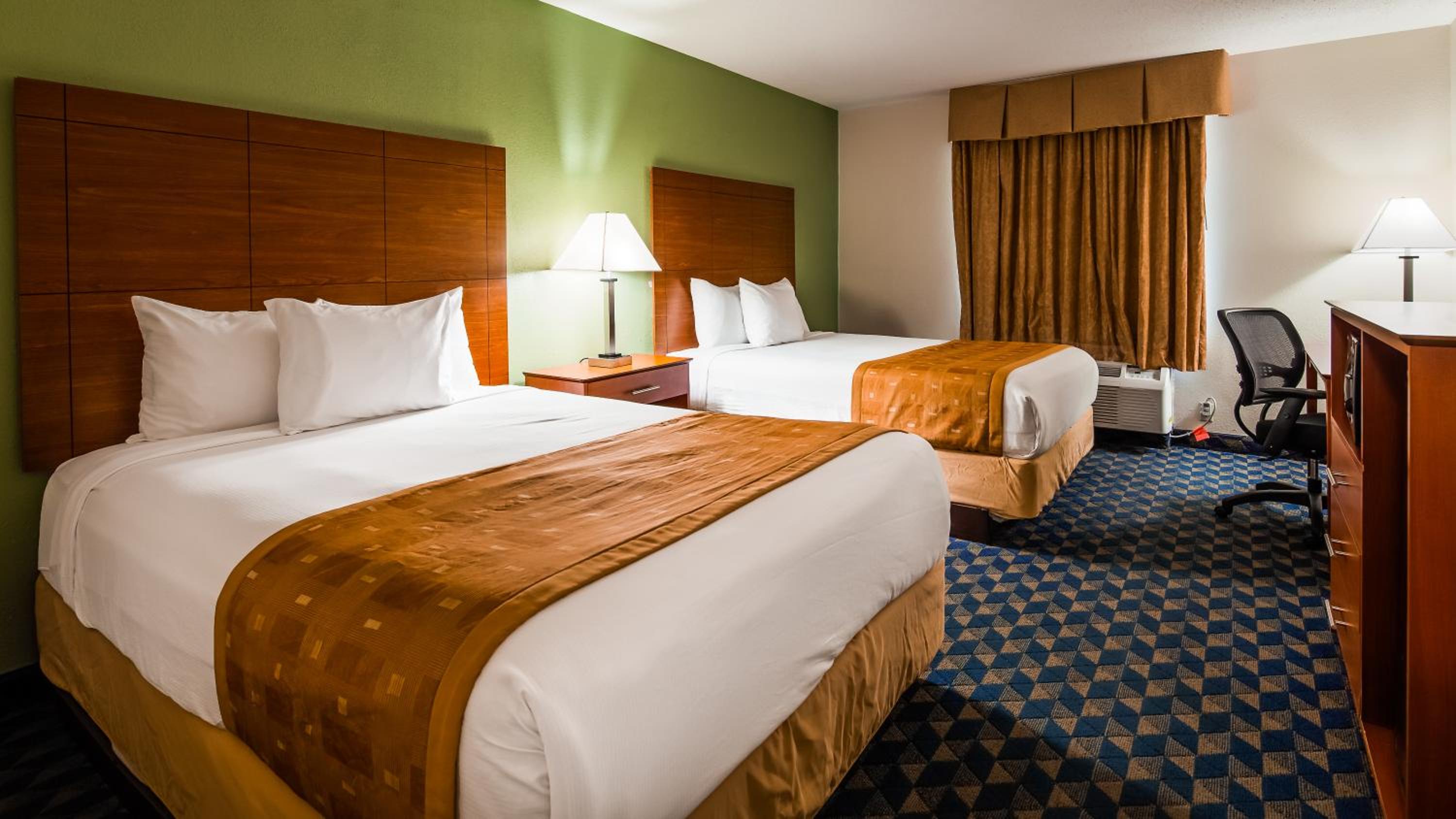 Double Room With Two Double Beds - Non-Smoking - Photo 2