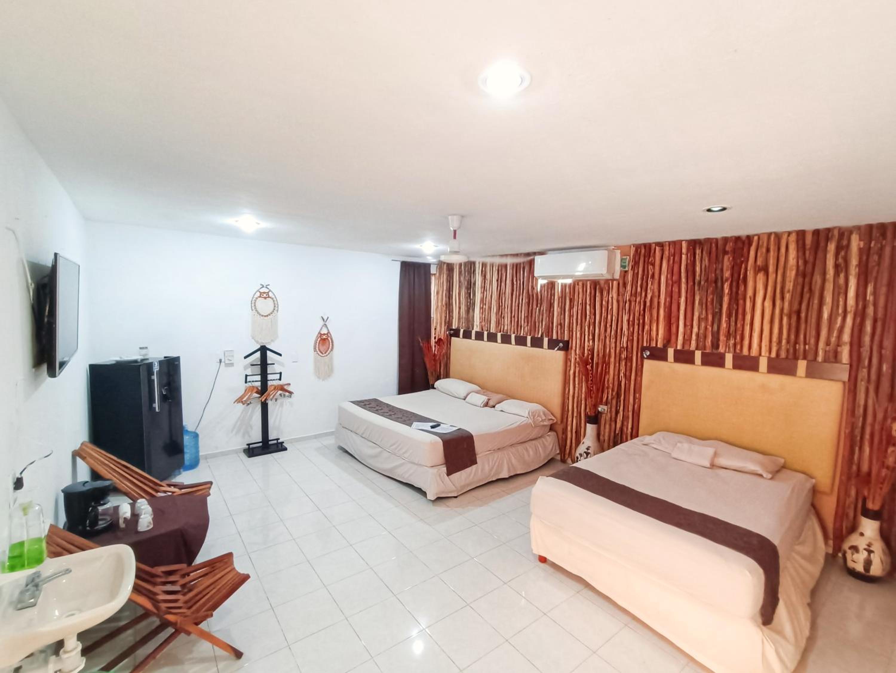 Superior King Suite photo 3