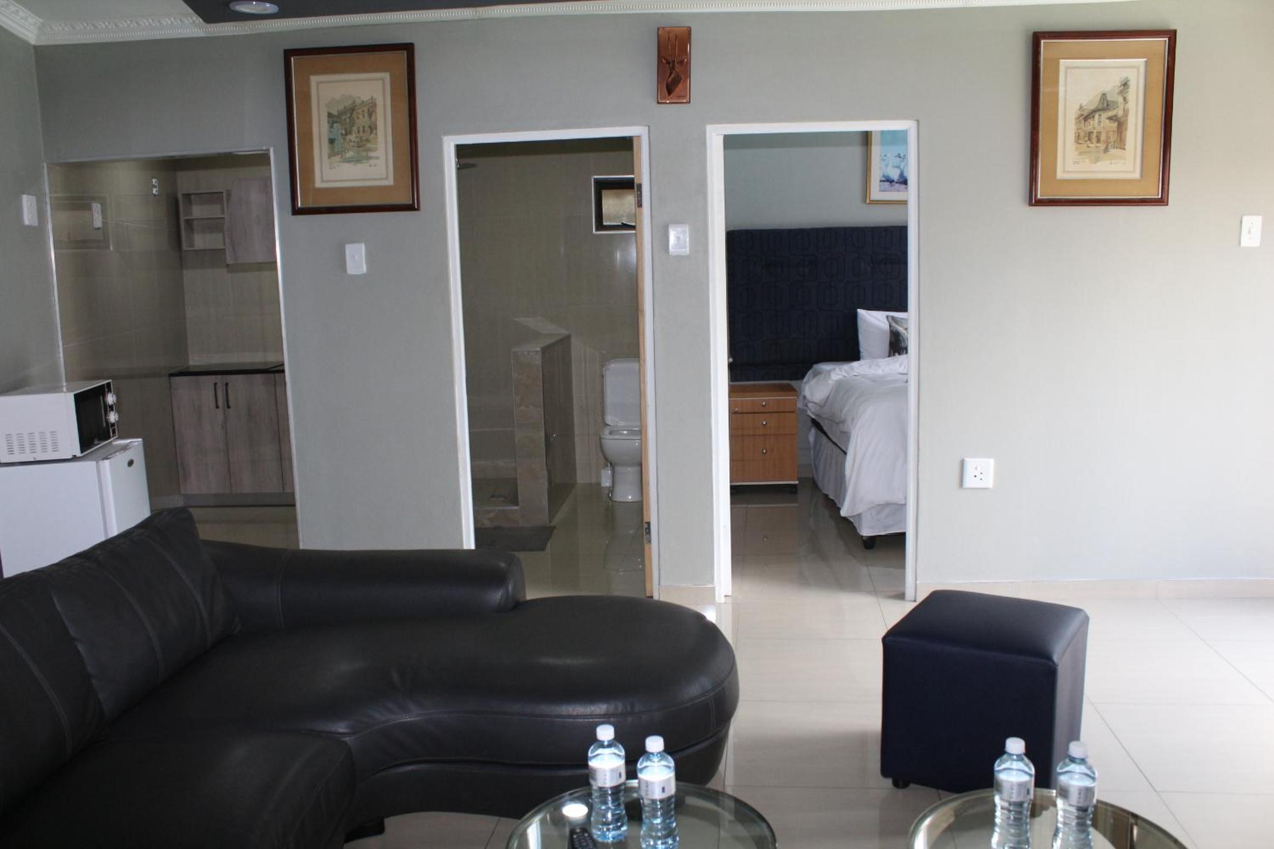Two-Bedroom Apartment - Photo 7