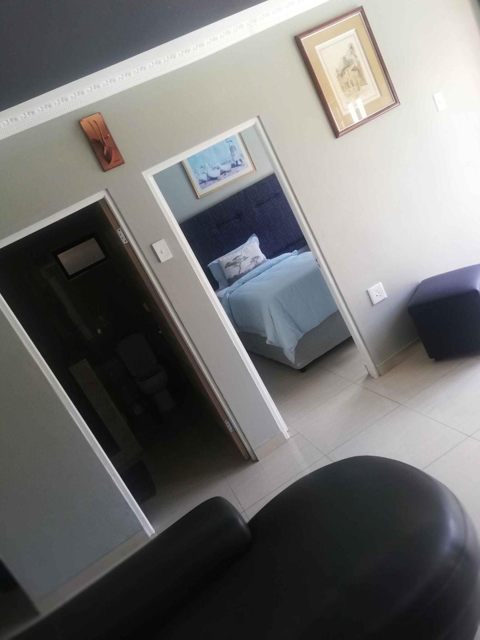 Two-Bedroom Apartment - Photo 5