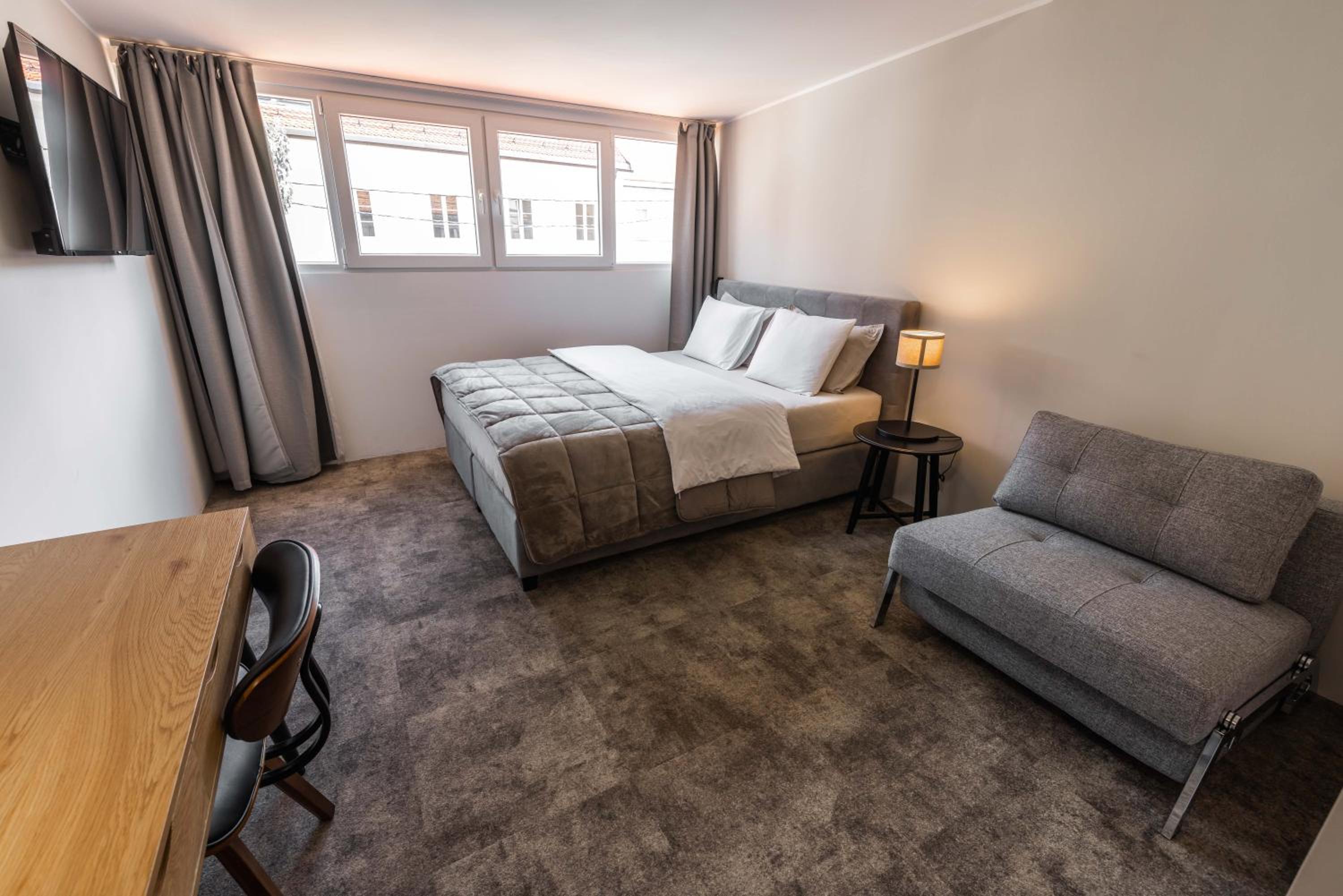 Double Room with Extra Bed - Photo 1
