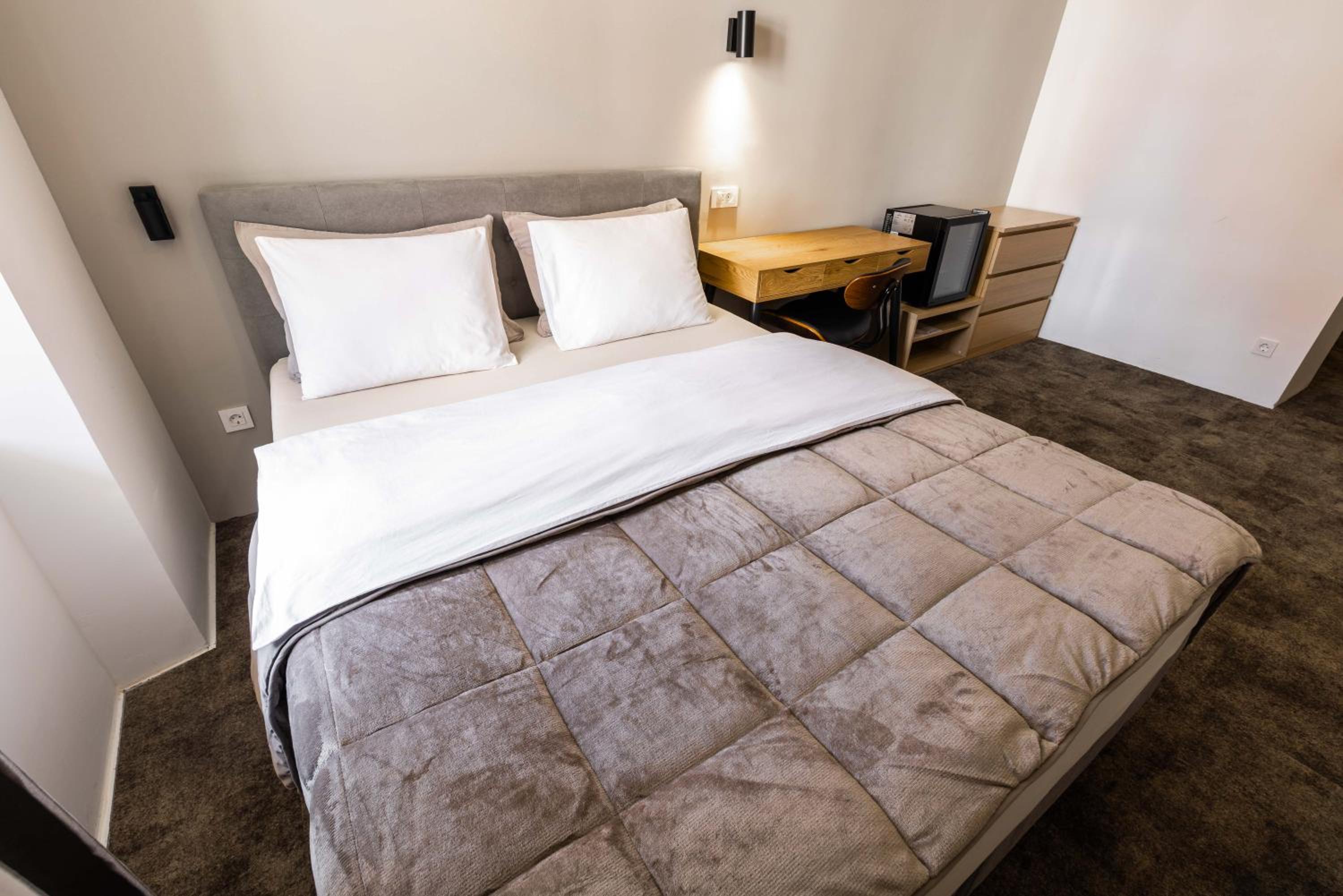 Economy Double Room - Photo 2