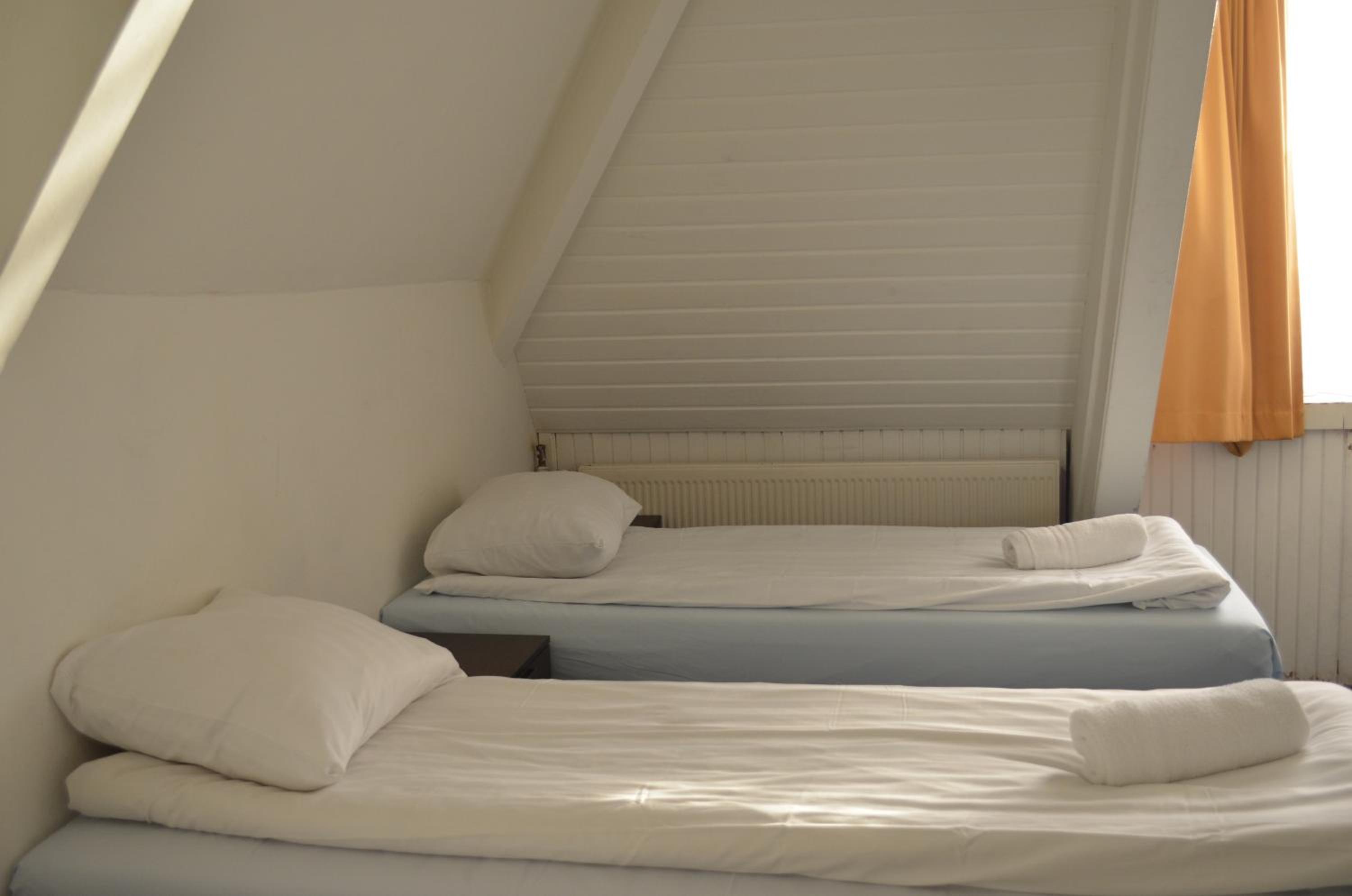 Triple Room with Private Bathroom photo 3
