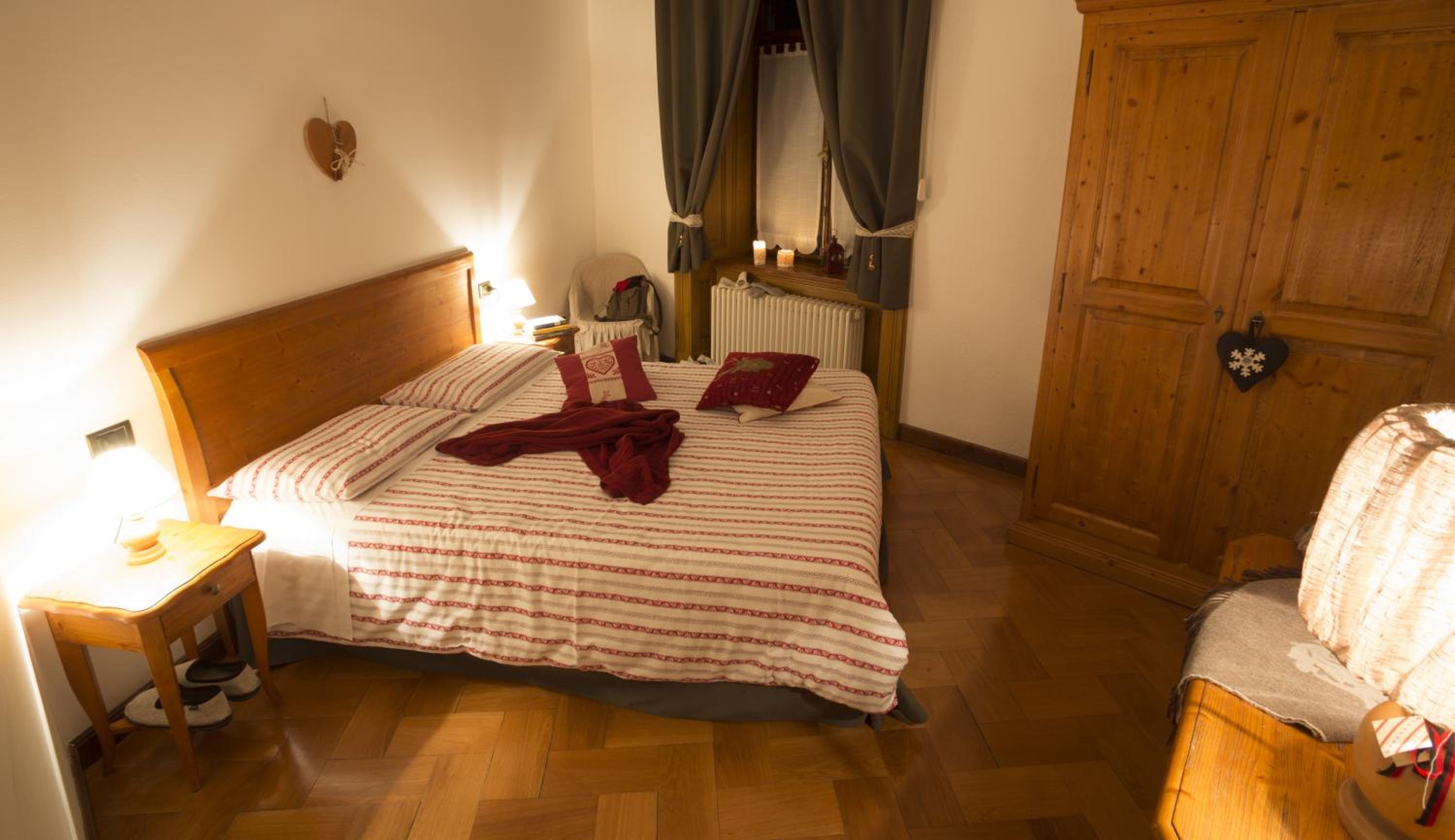 One-Bedroom Apartment (5 Adults)