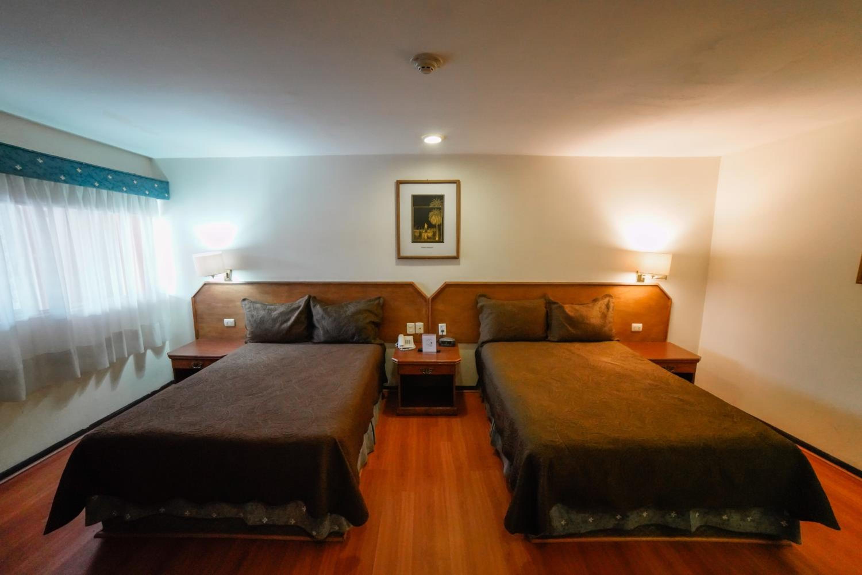Double Room with Two Double Beds - Photo 2