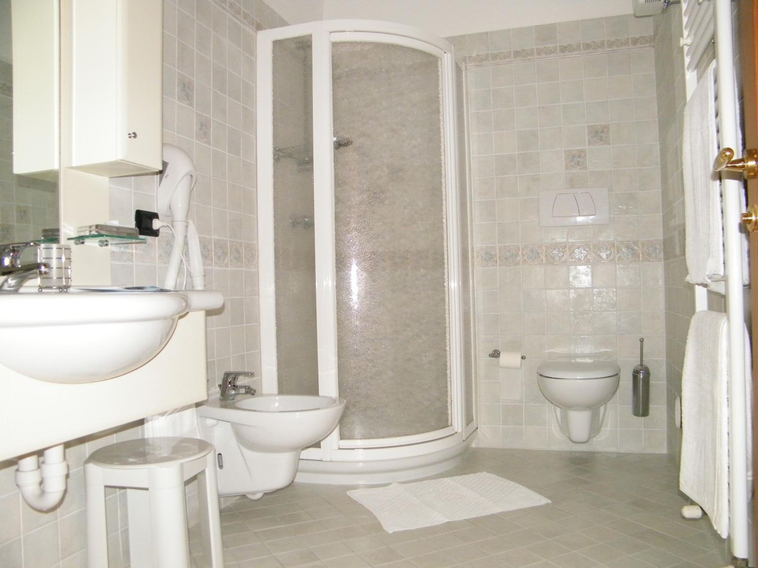Quadruple Room with Garden View - Photo 2