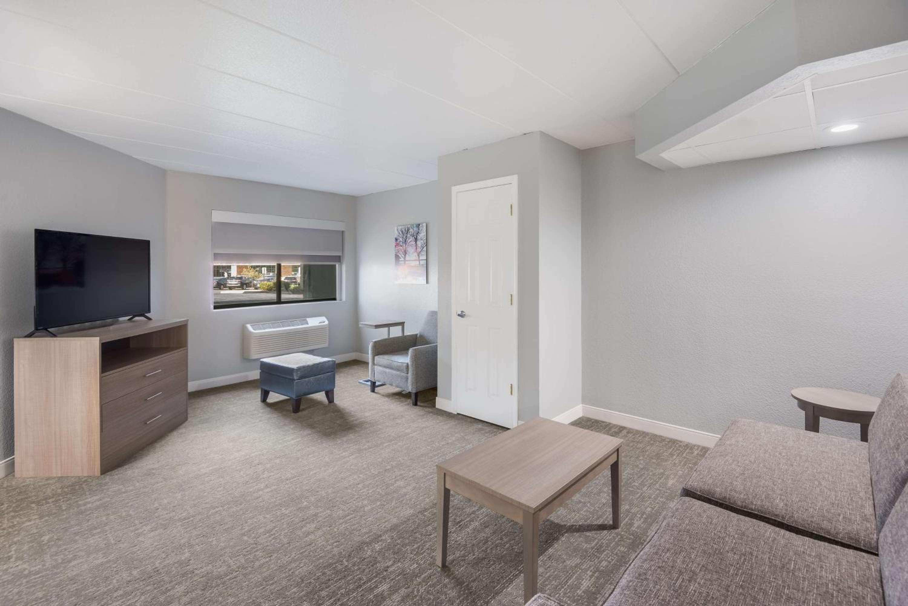 King Suite with Sofa Bed - Photo 2