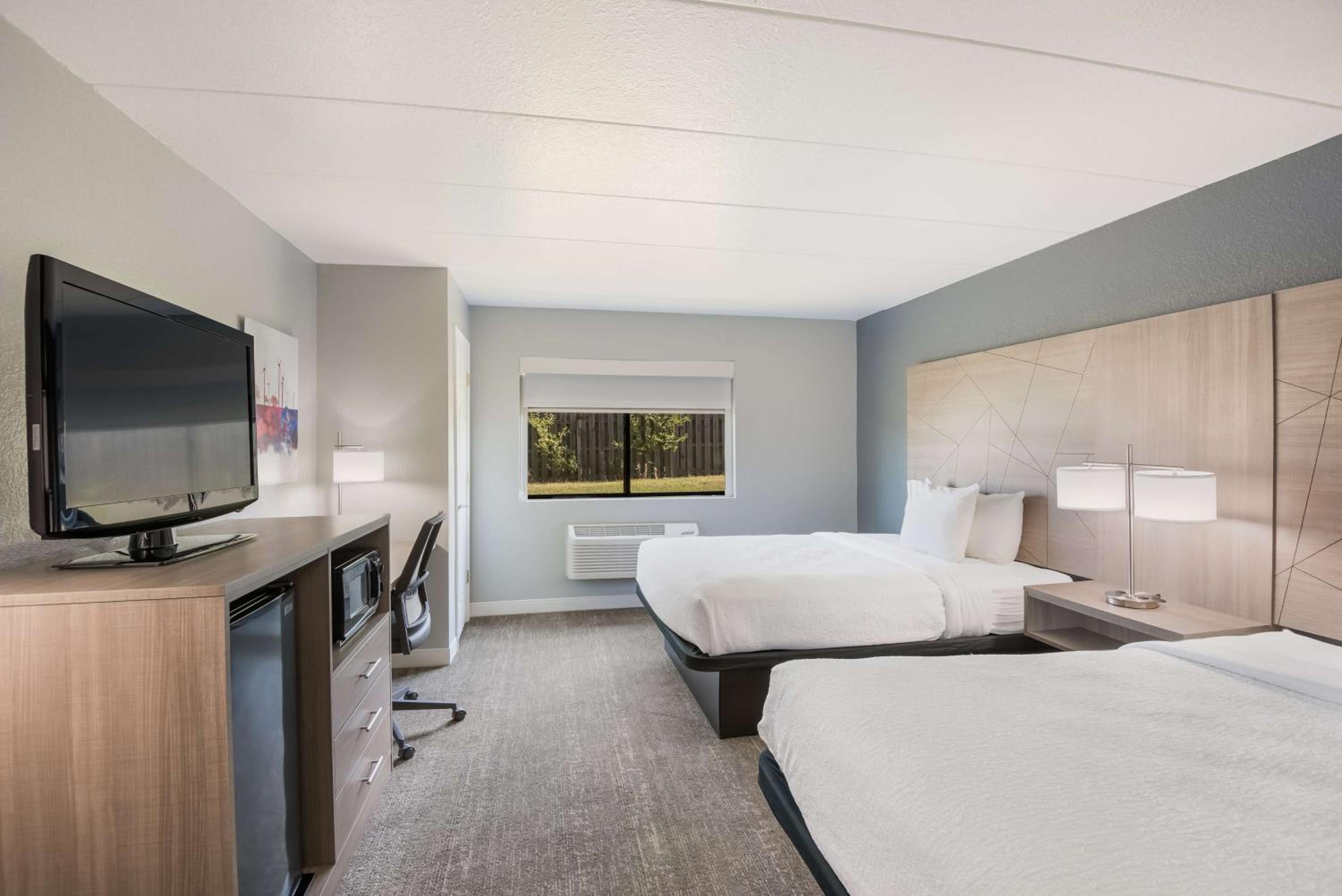 Queen Room with Two Queen Beds - Photo 1