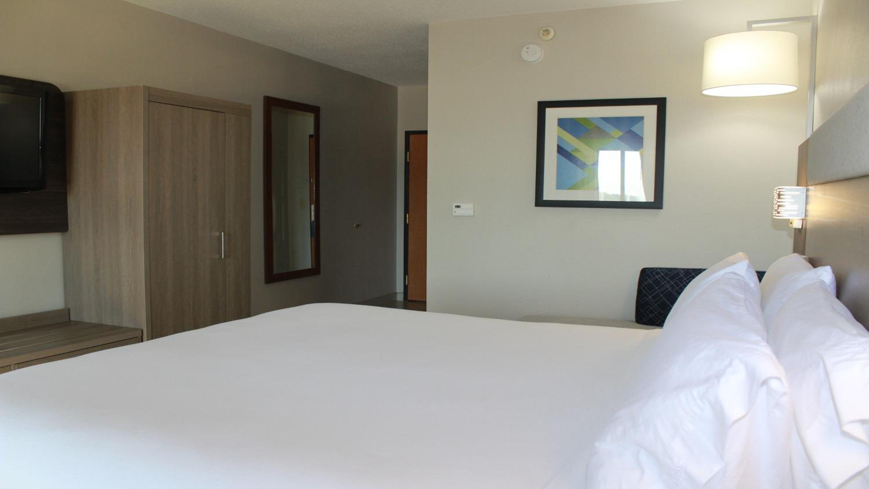 Standard King Room - Photo 2