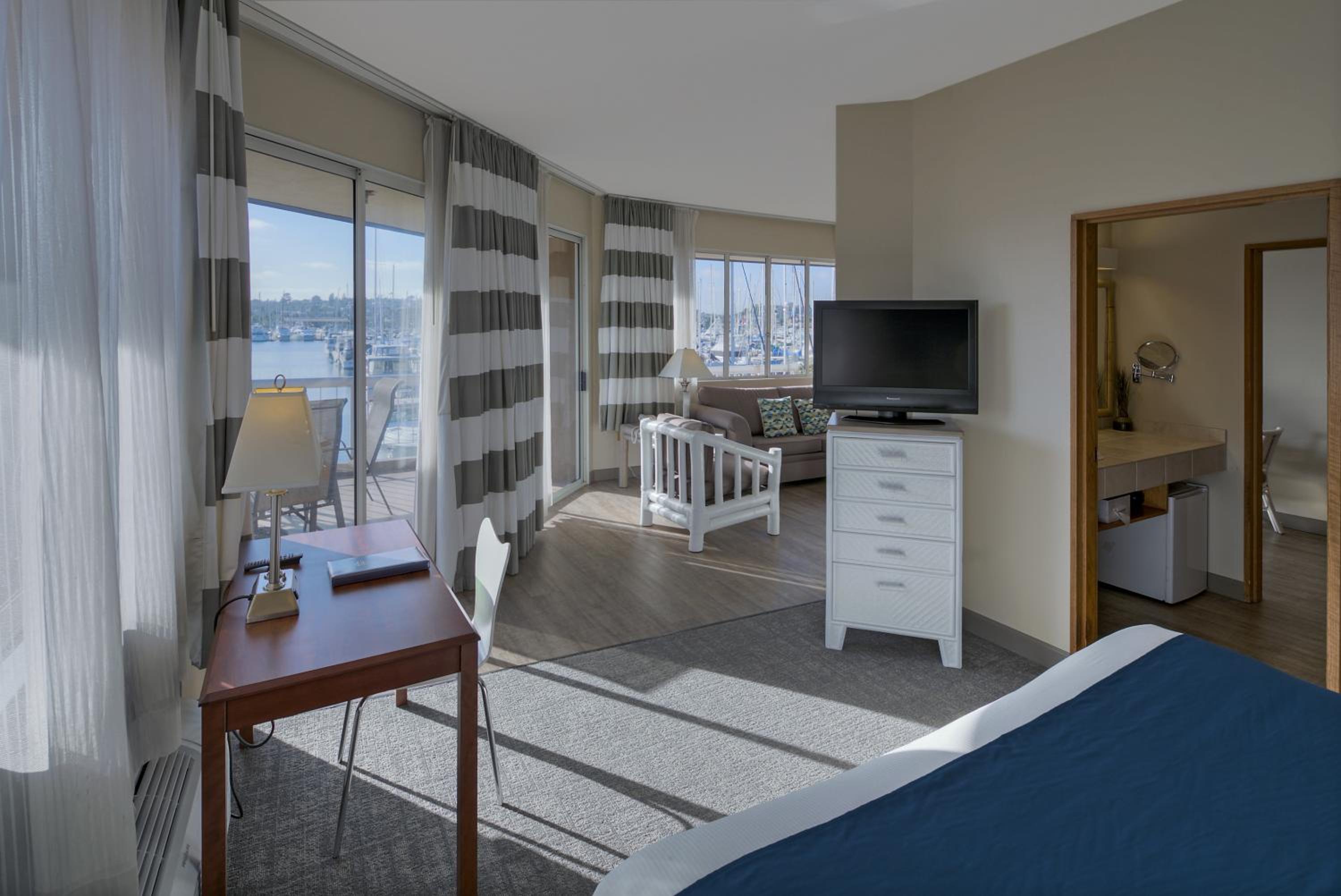 One Bedroom Suite - Photo 4