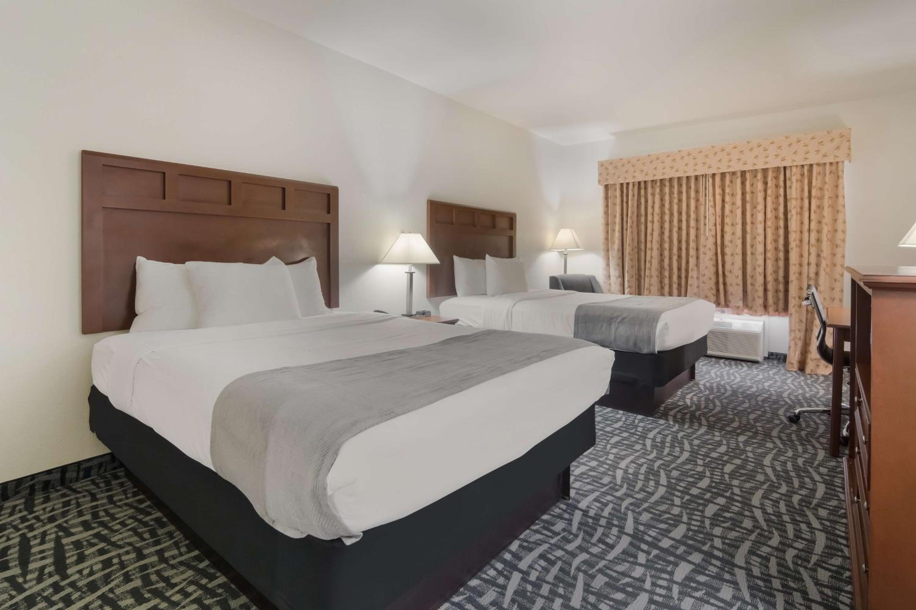 Queen Room with Two Queen Beds - Non-Smoking photo 1