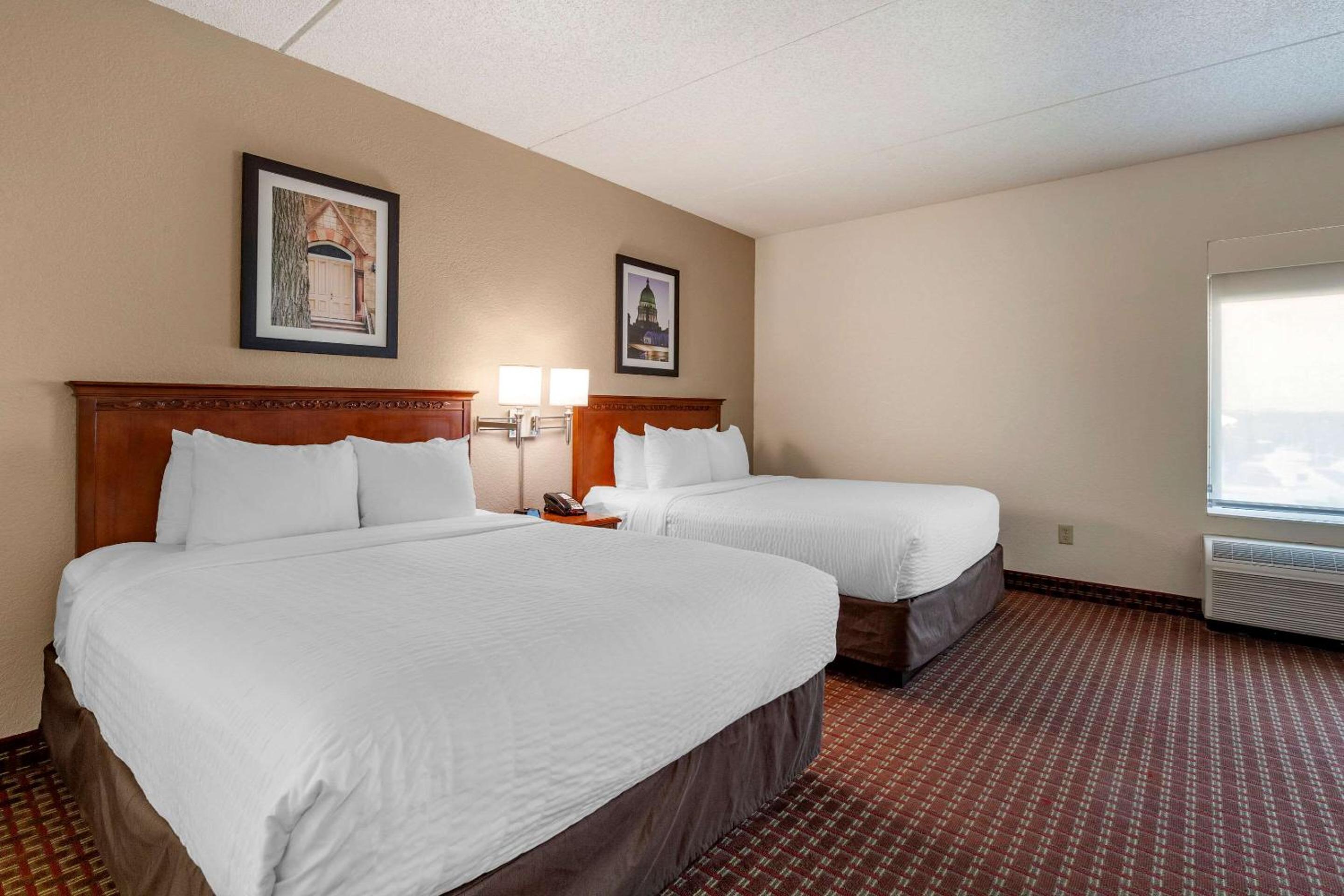 Queen Suite With Two Queen Beds