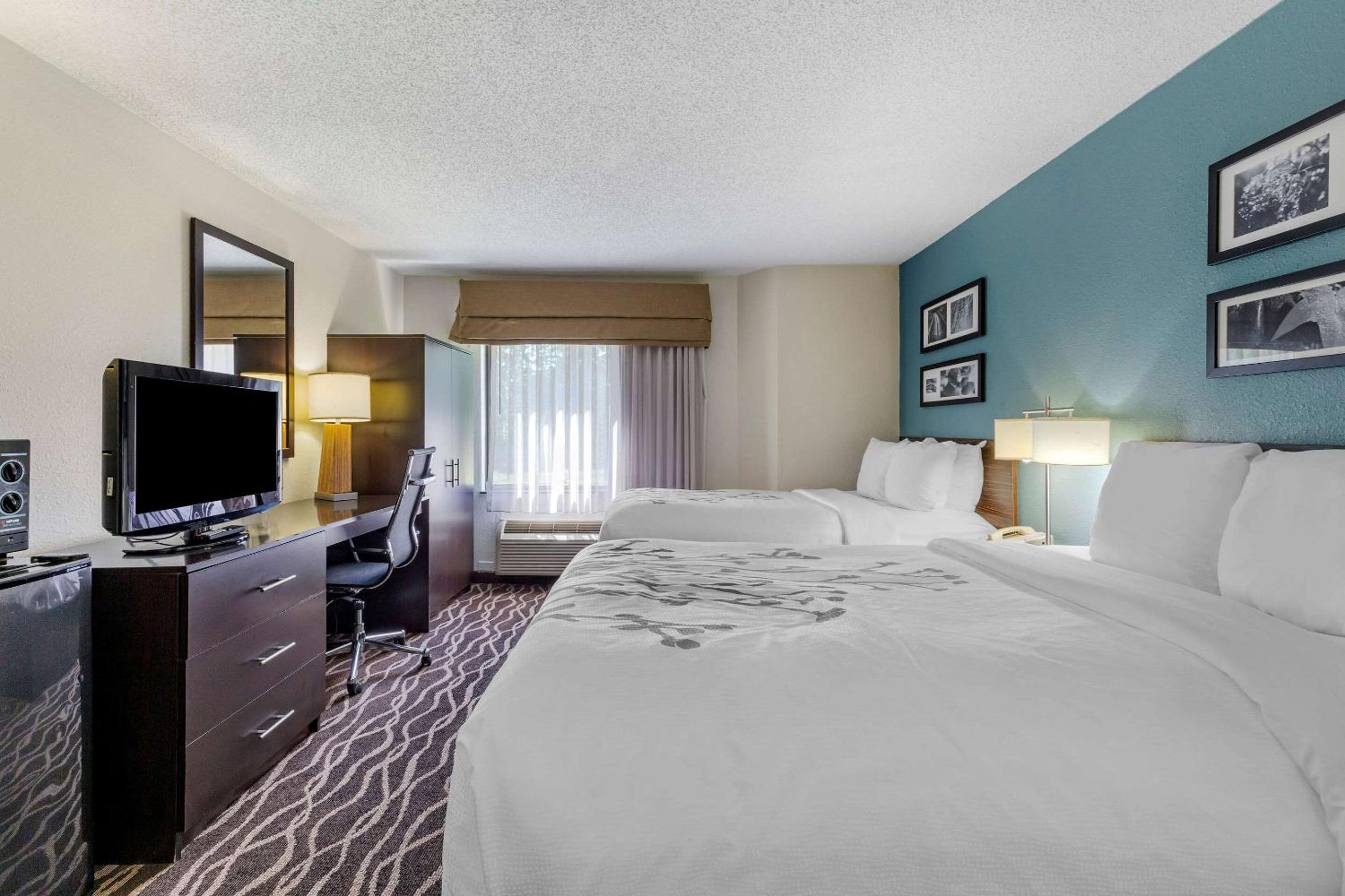 Double Room with Two Double Beds - Non-Smoking photo 3