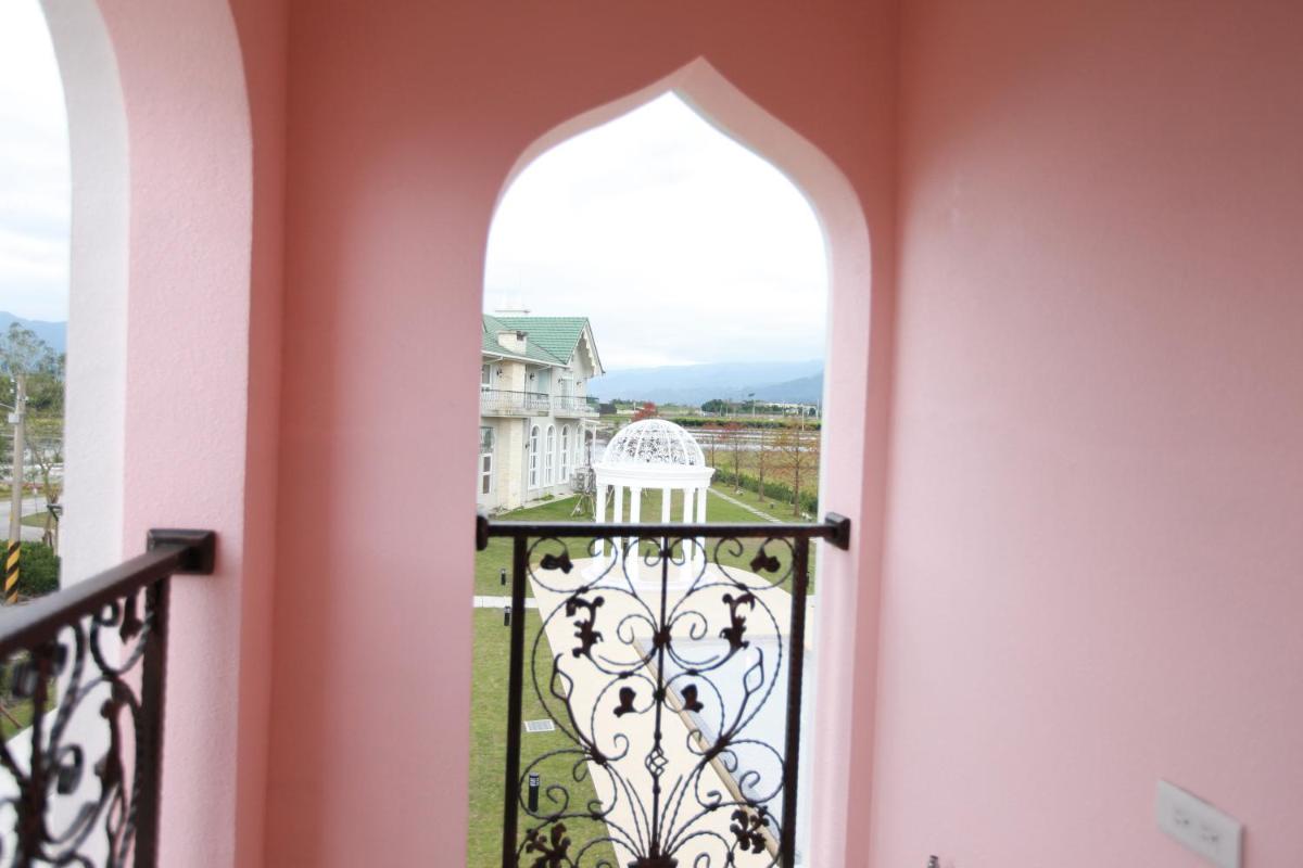 King Room with Garden View photo 3