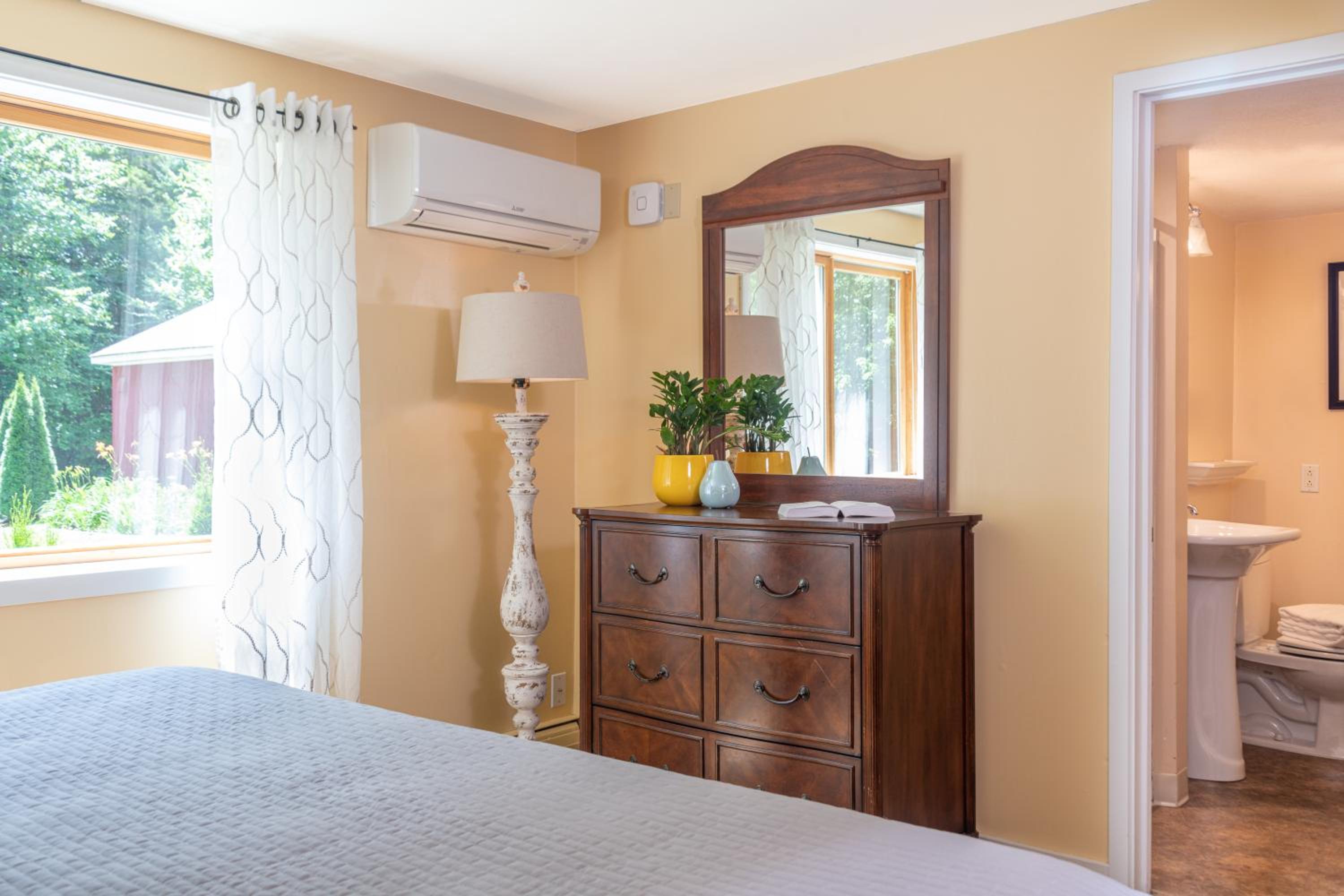 Standard King Room photo 1