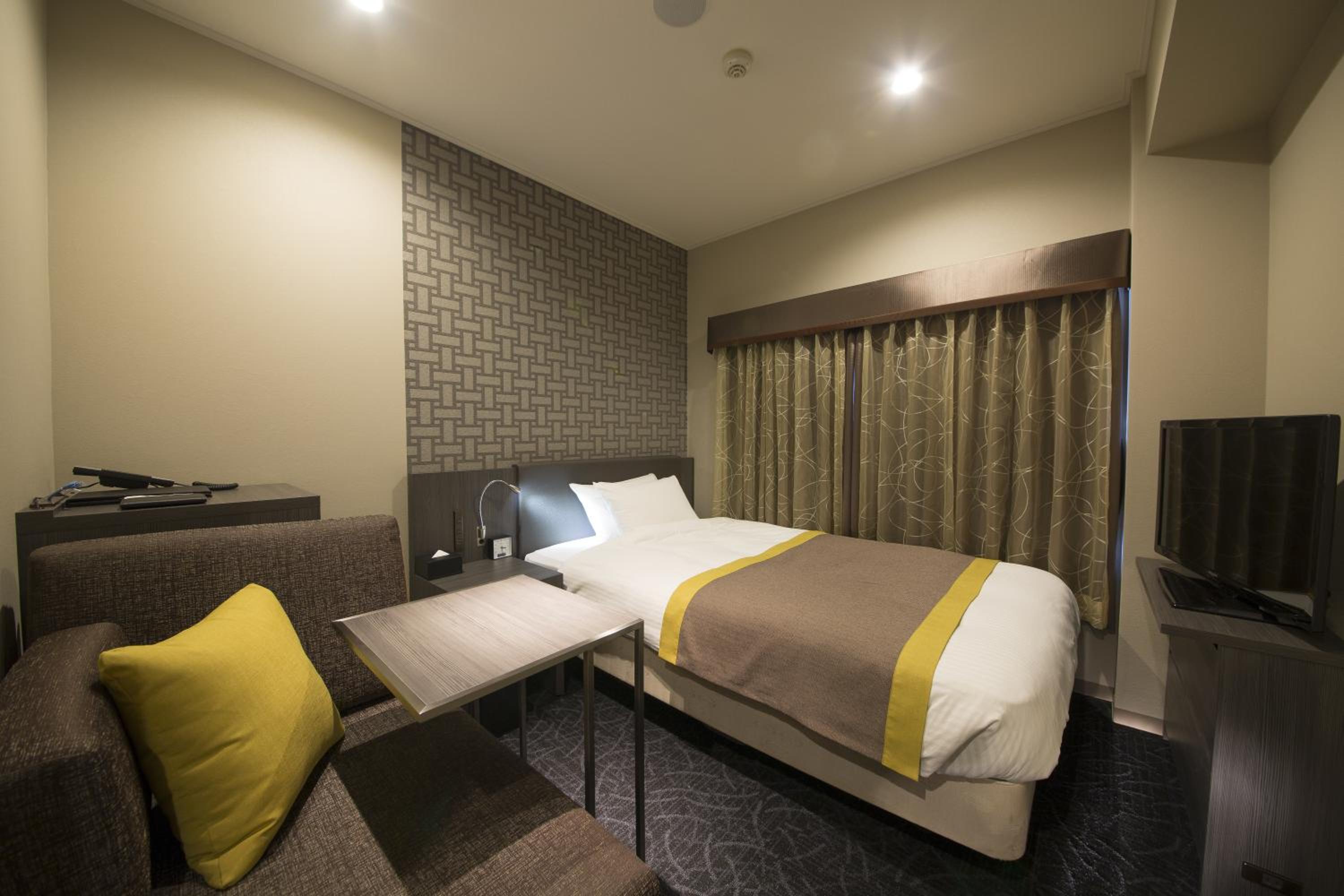 Small Double Room - Non-Smoking photo 3