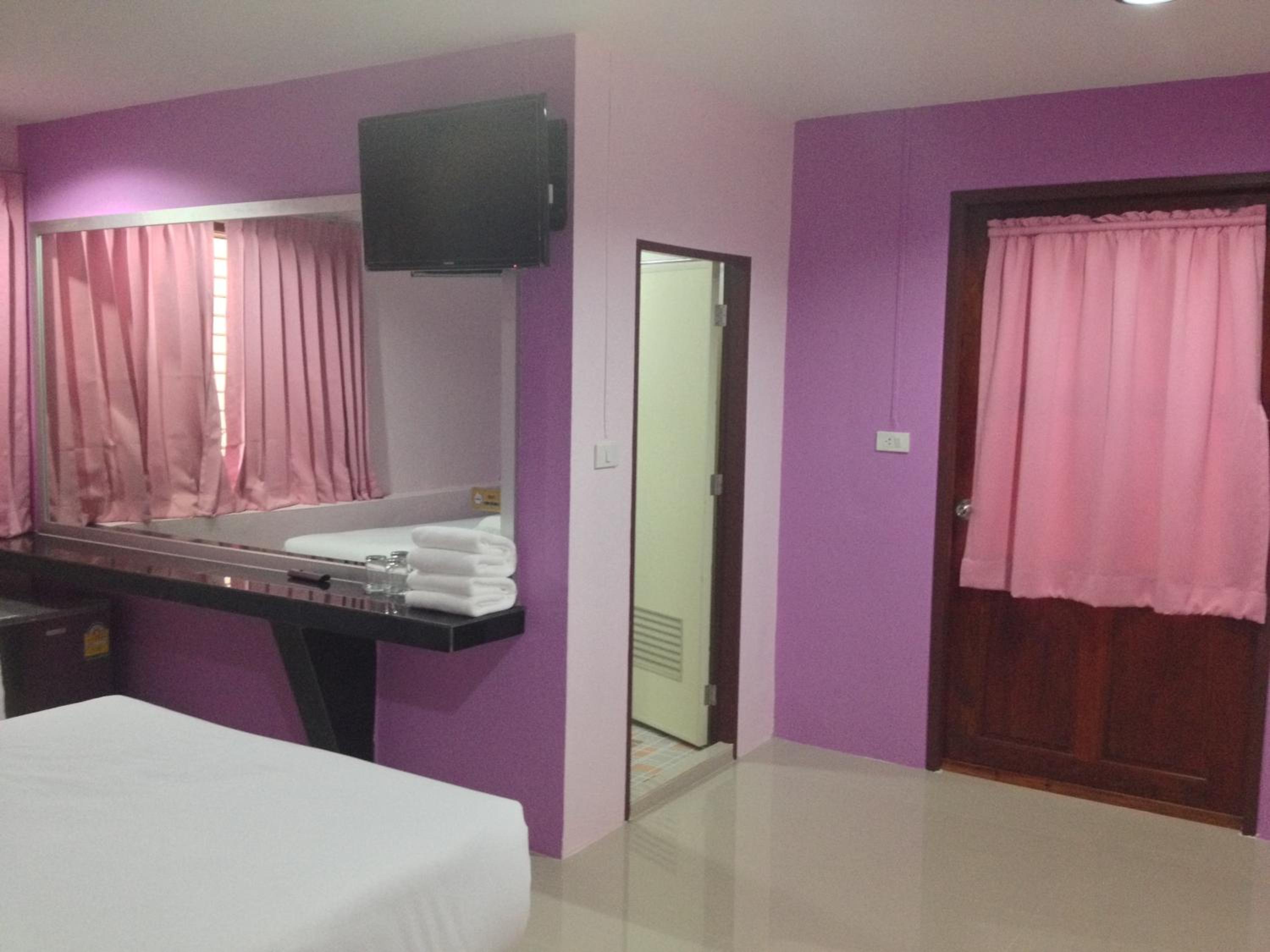 Superior Twin Room with City View photo 2