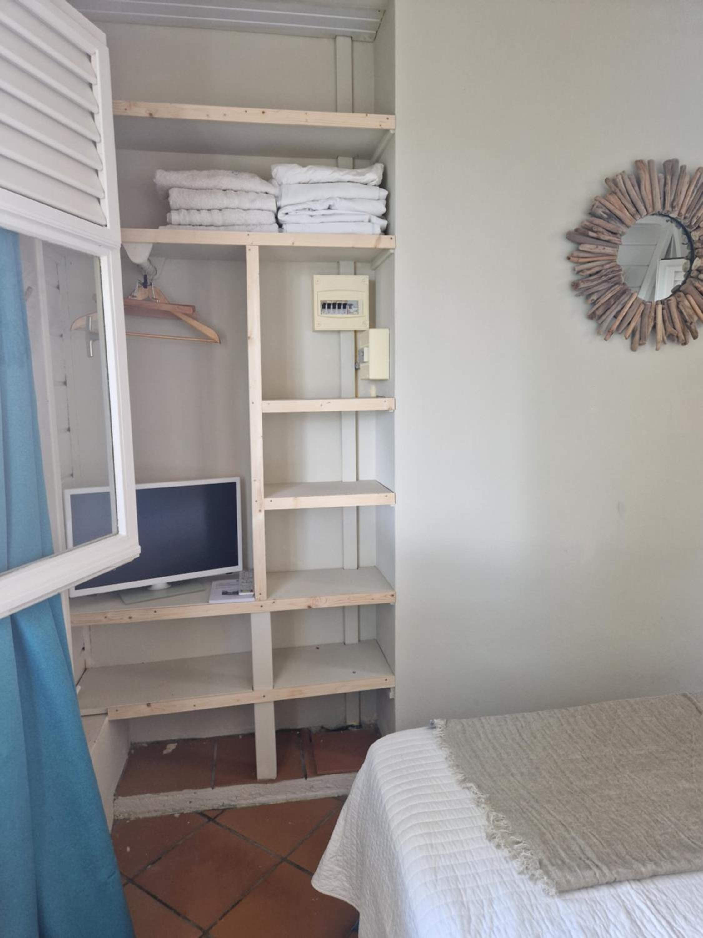One-Bedroom House photo 1