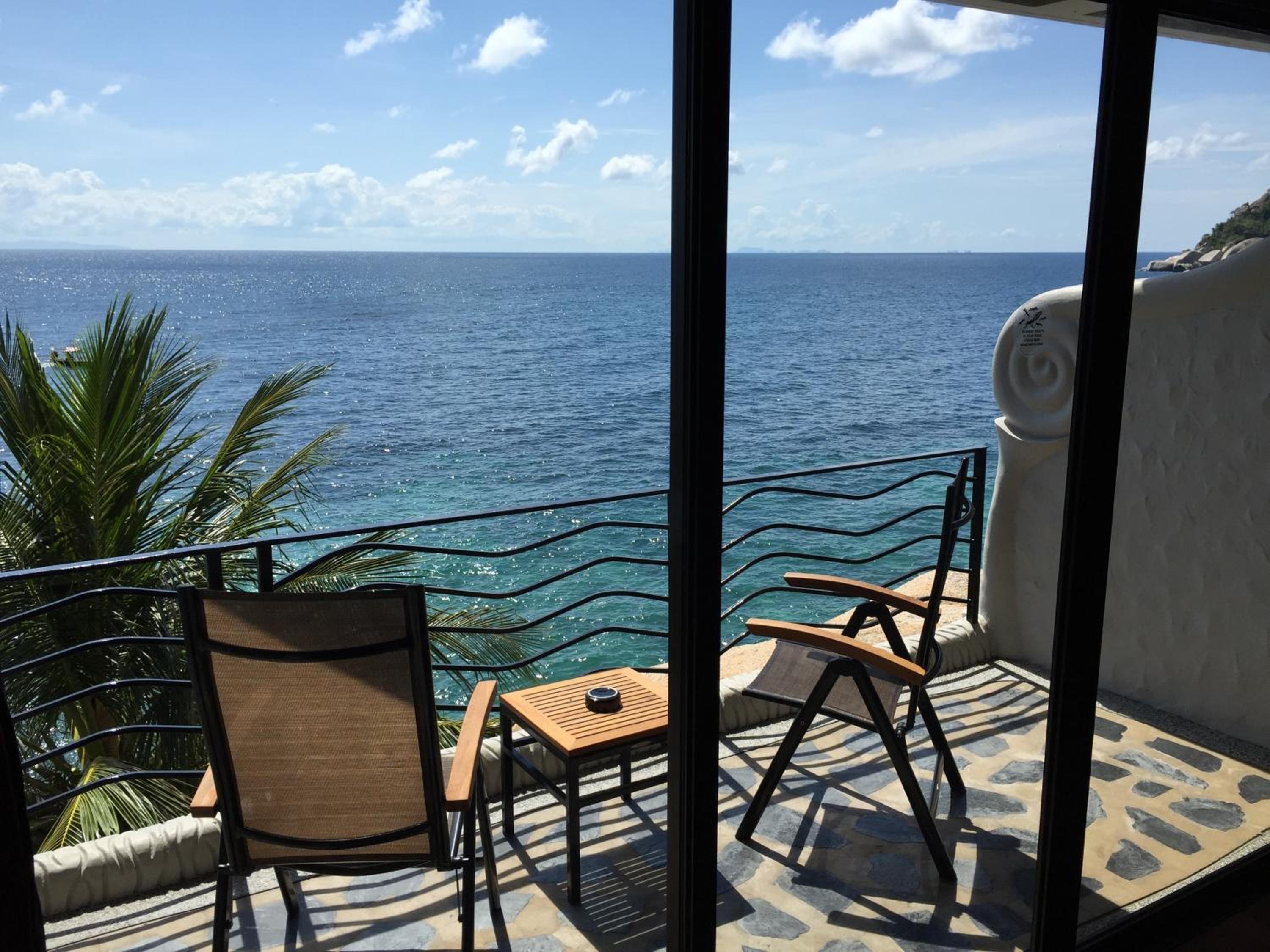 Deluxe Room with Seaview photo 2