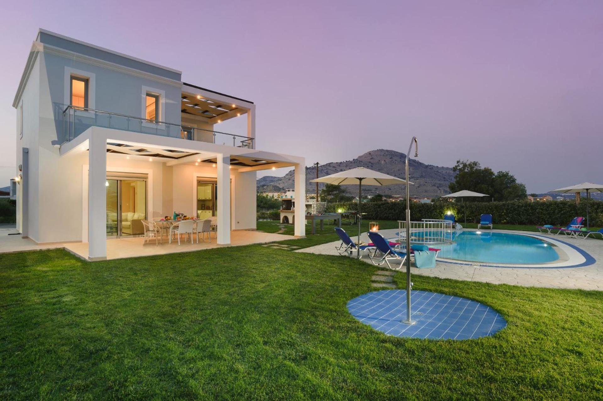 Three-Bedroom Villa photo 3