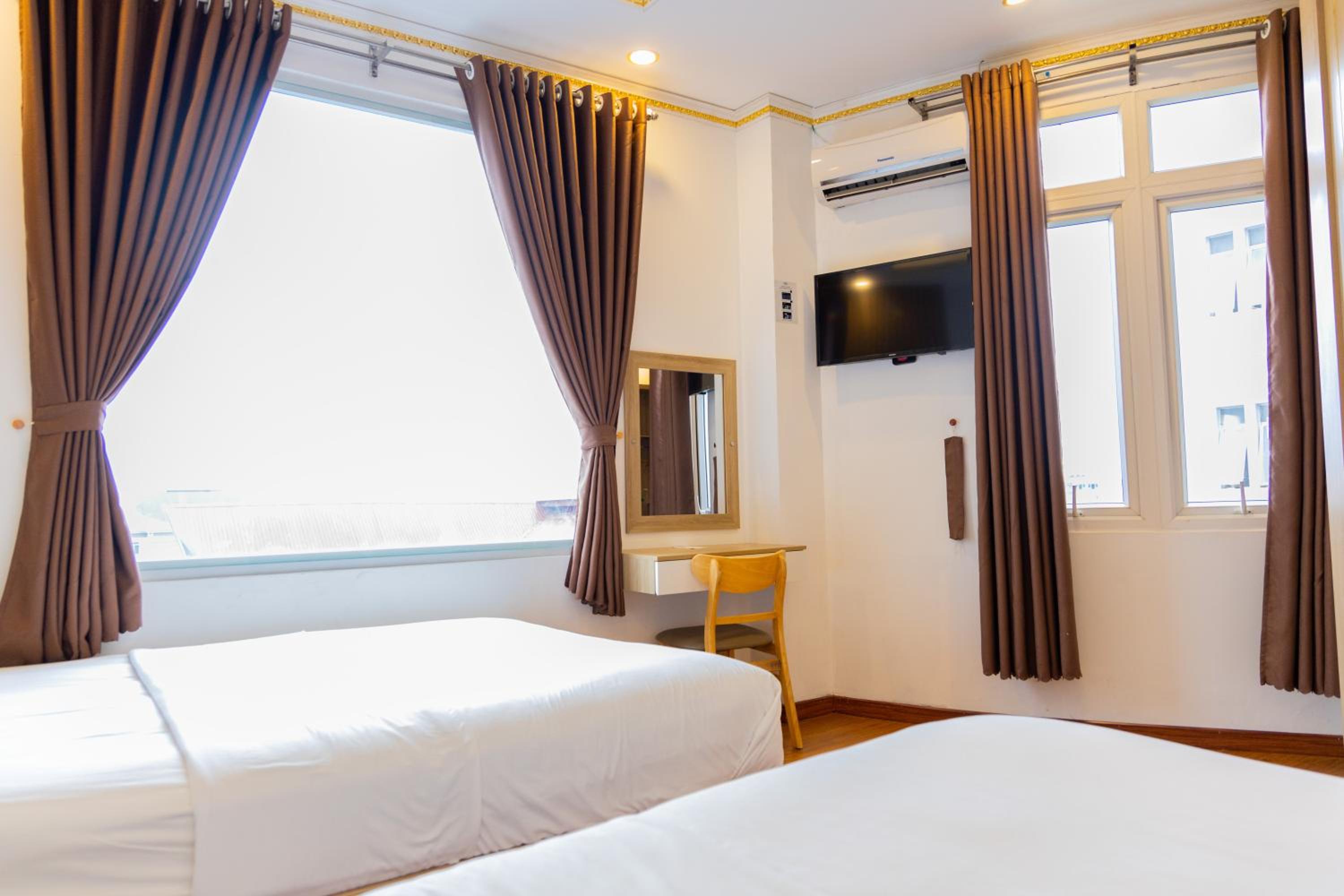 King Room with Two King Beds photo 2