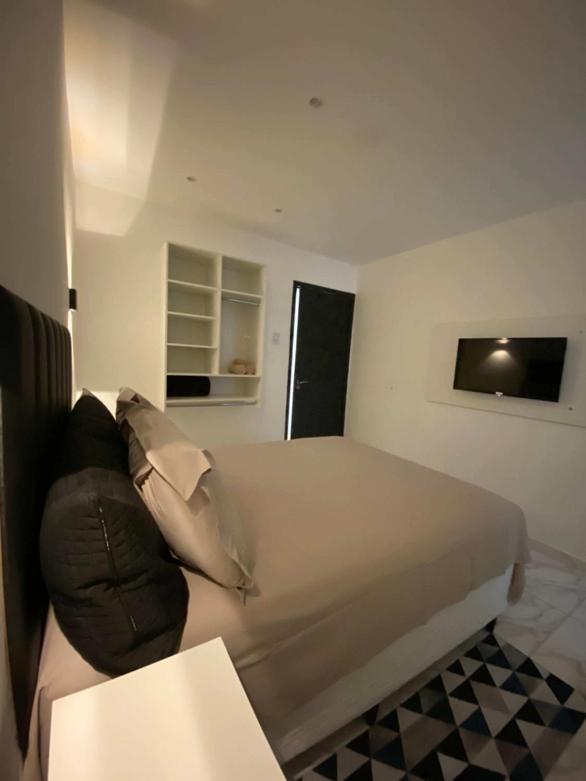 One-Bedroom Apartment - Photo 29