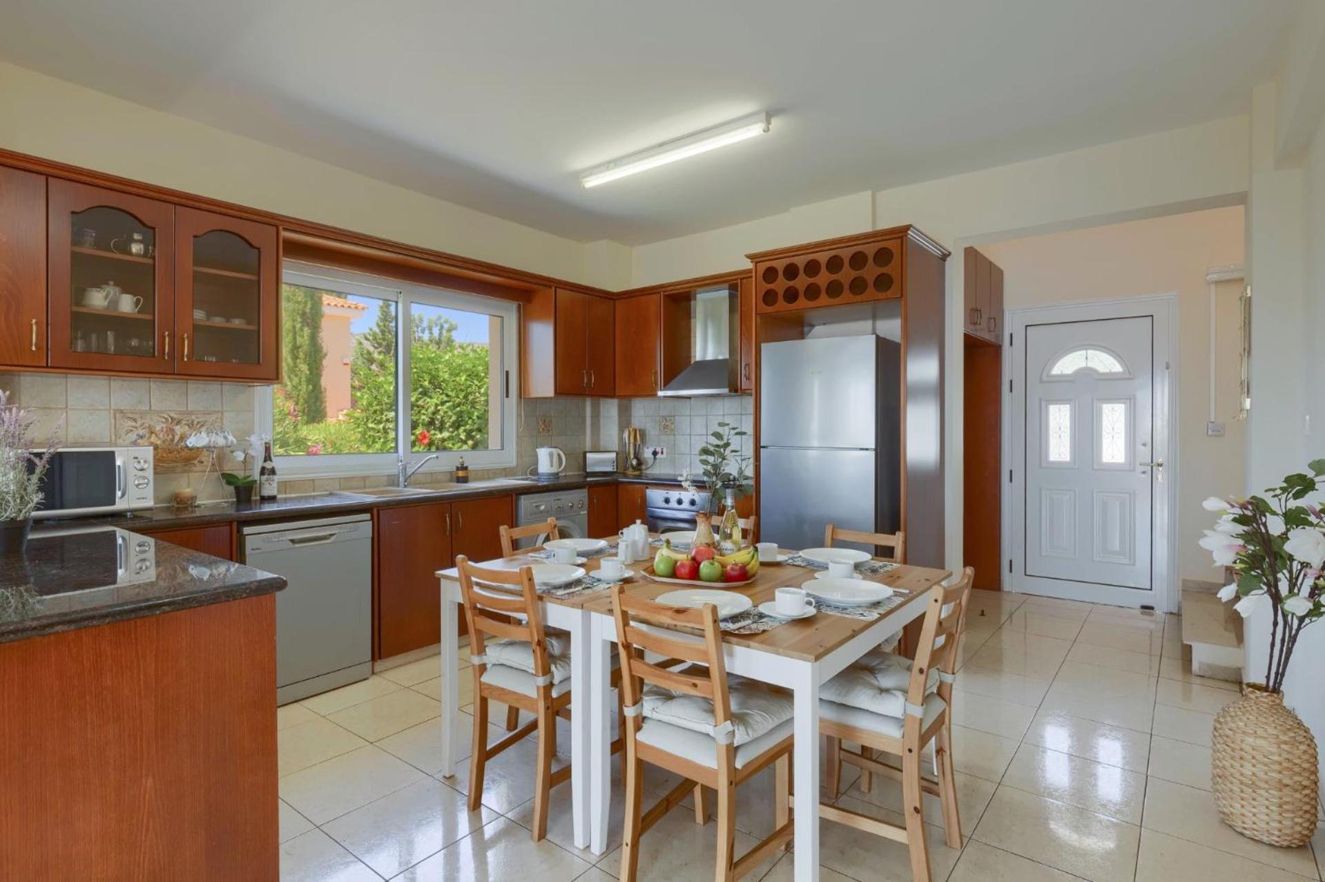 Villa photo 2