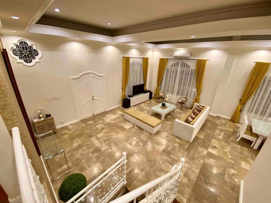 Villa photo 2