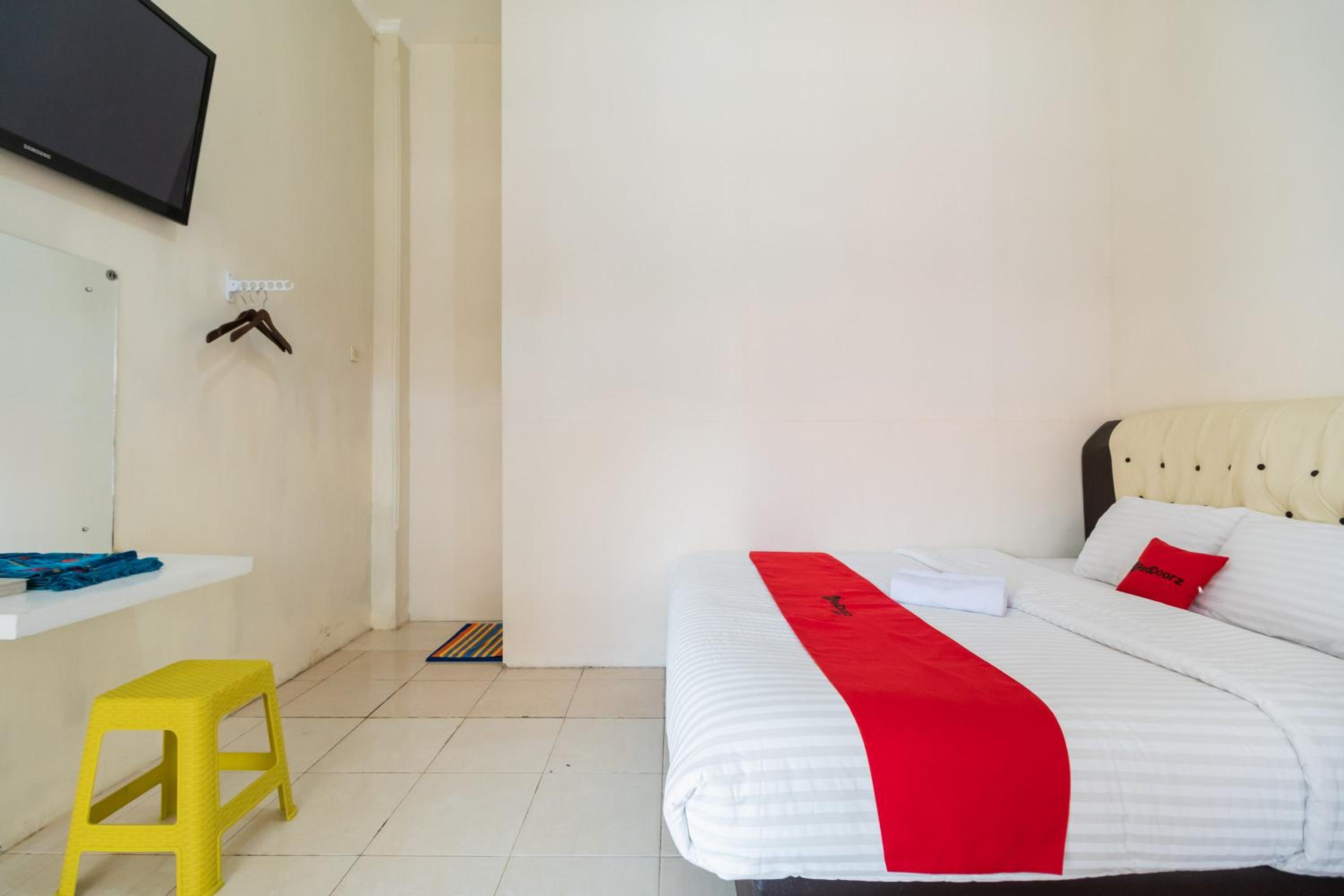 Standard Double Room - Photo 8