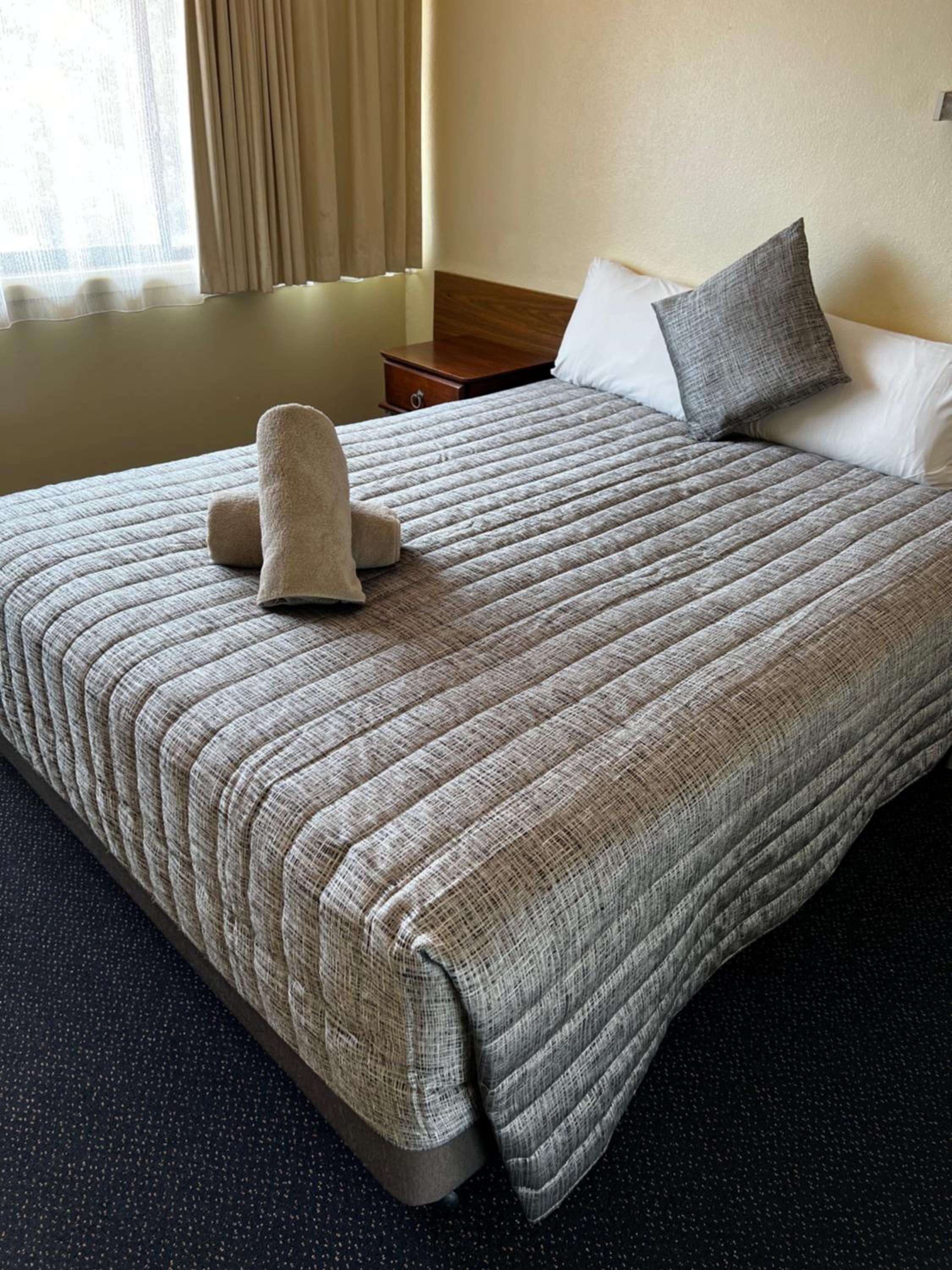 Queen Room photo 1