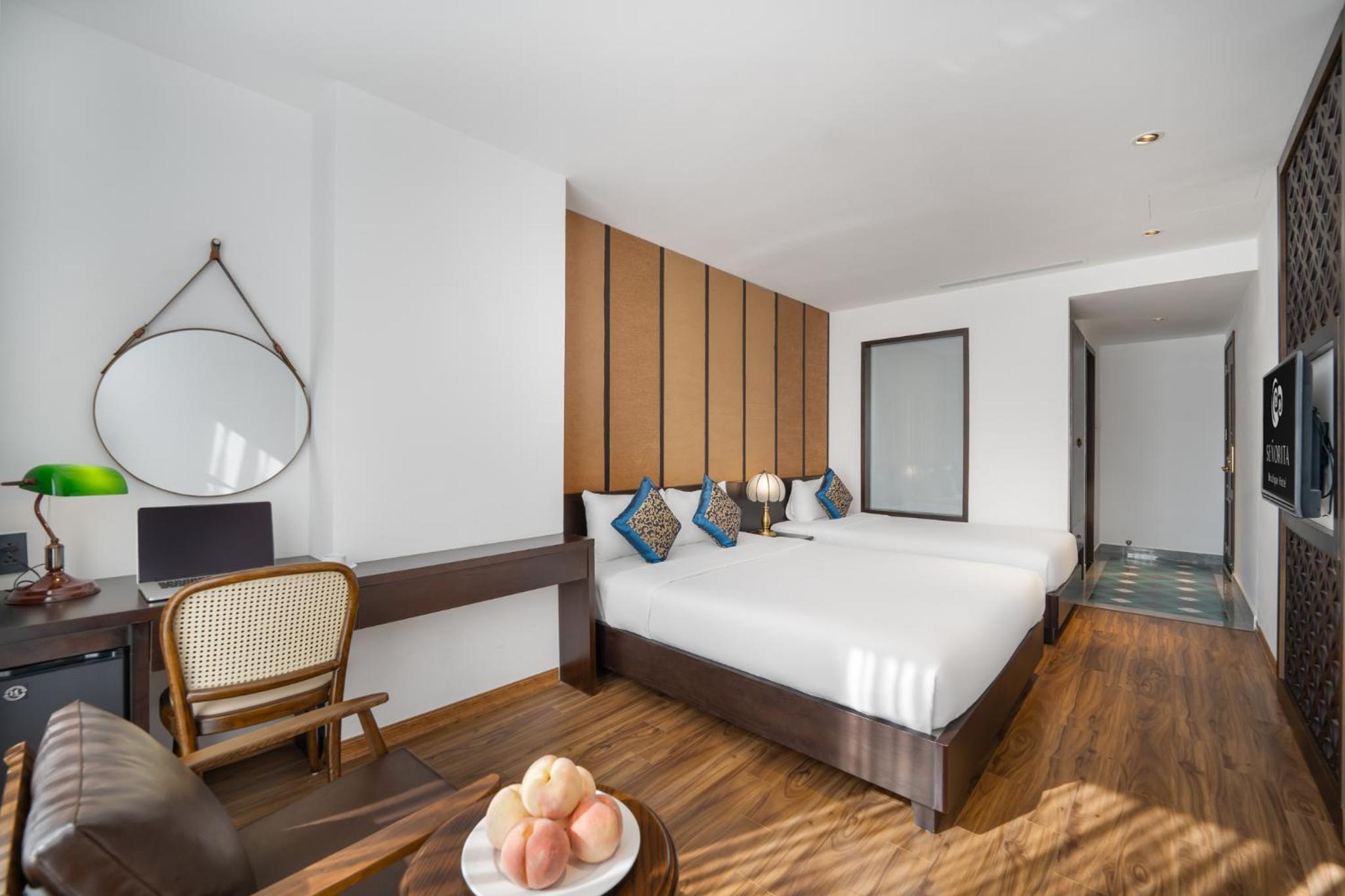 Deluxe Triple Room with Balcony - Photo 3