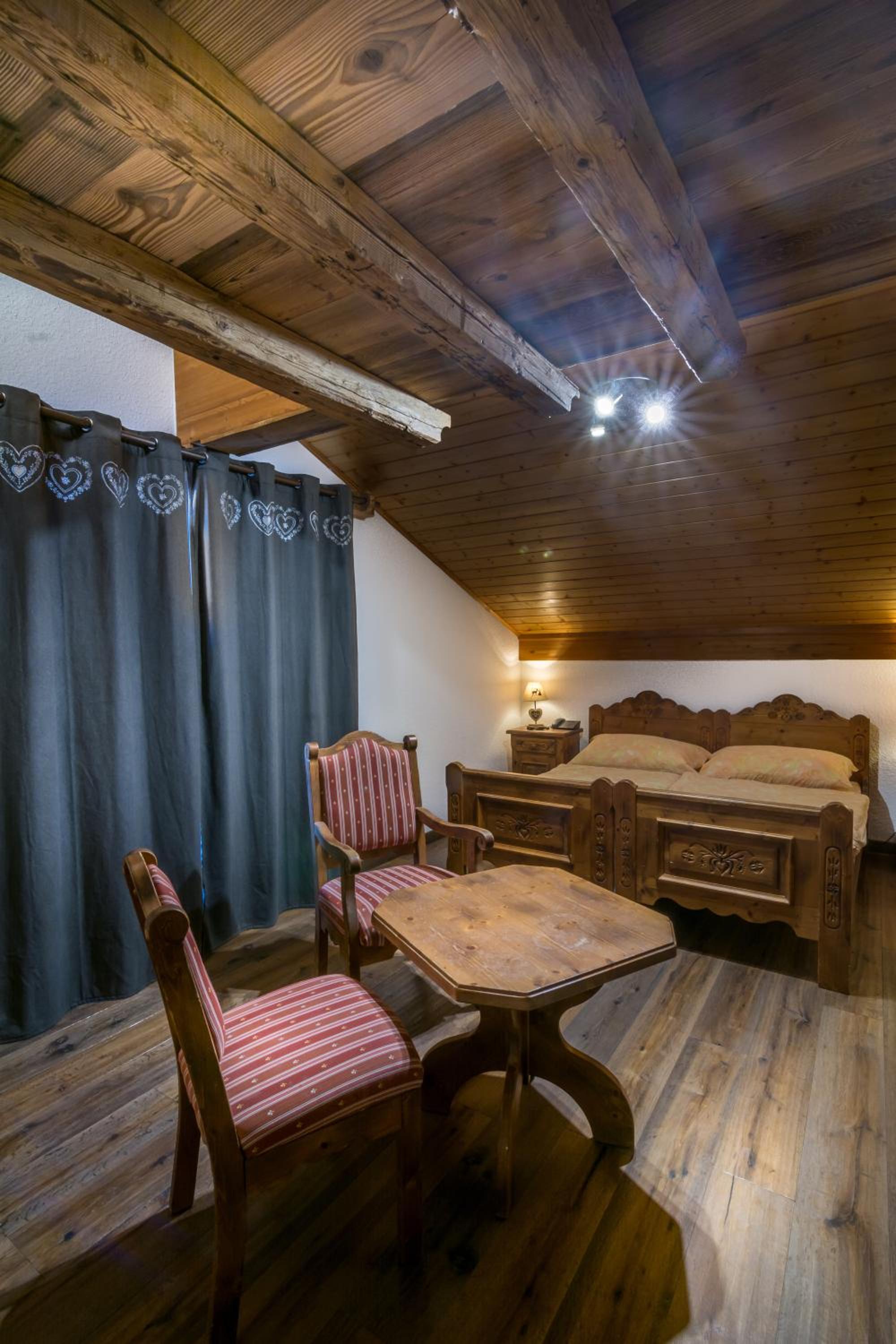 Chalet Junior Suite Family with Balcony and Mountain View - Photo 2