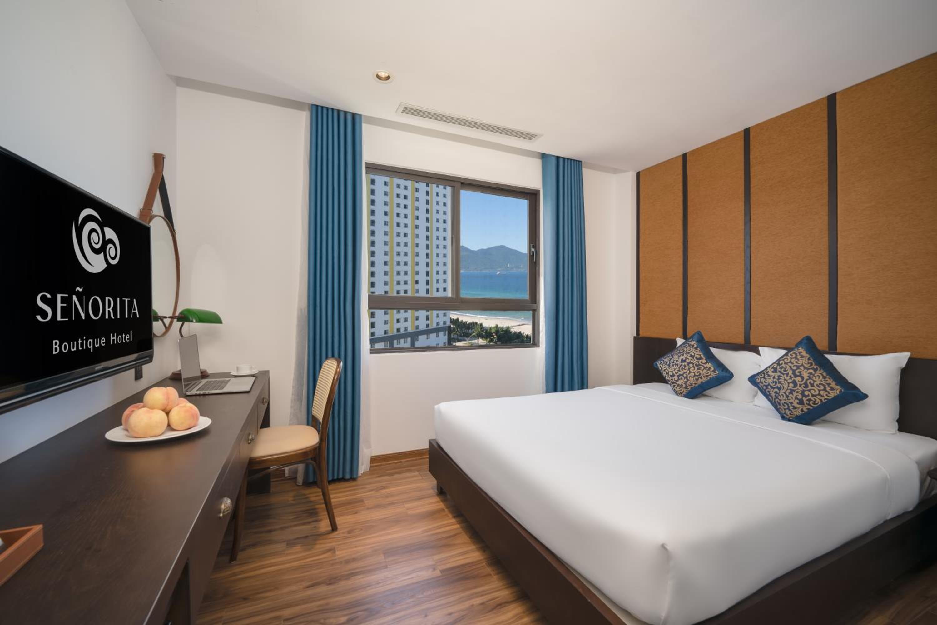 Executive Double Room with Sea View - Photo 2