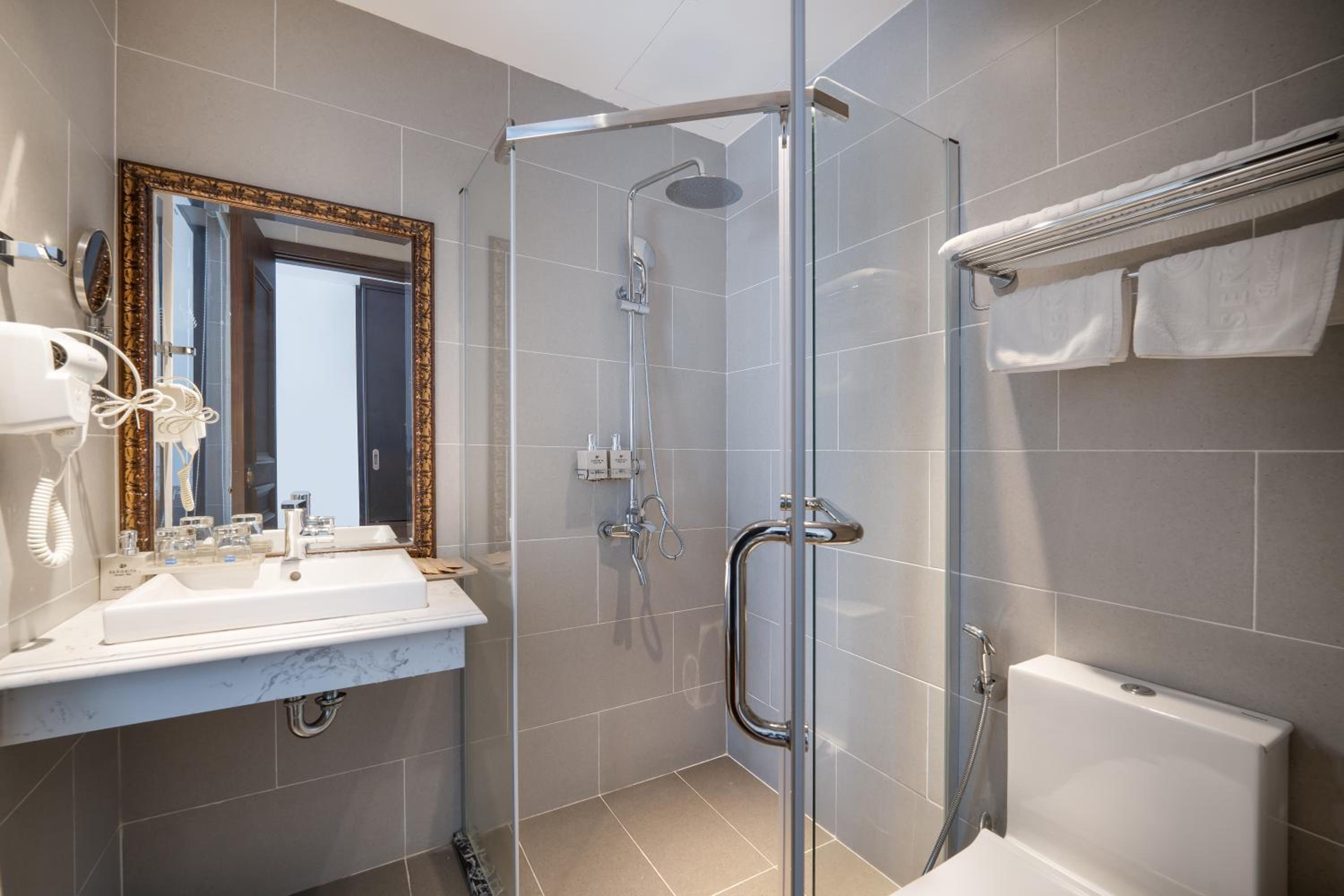 Executive Double Room with Sea View - Photo 5