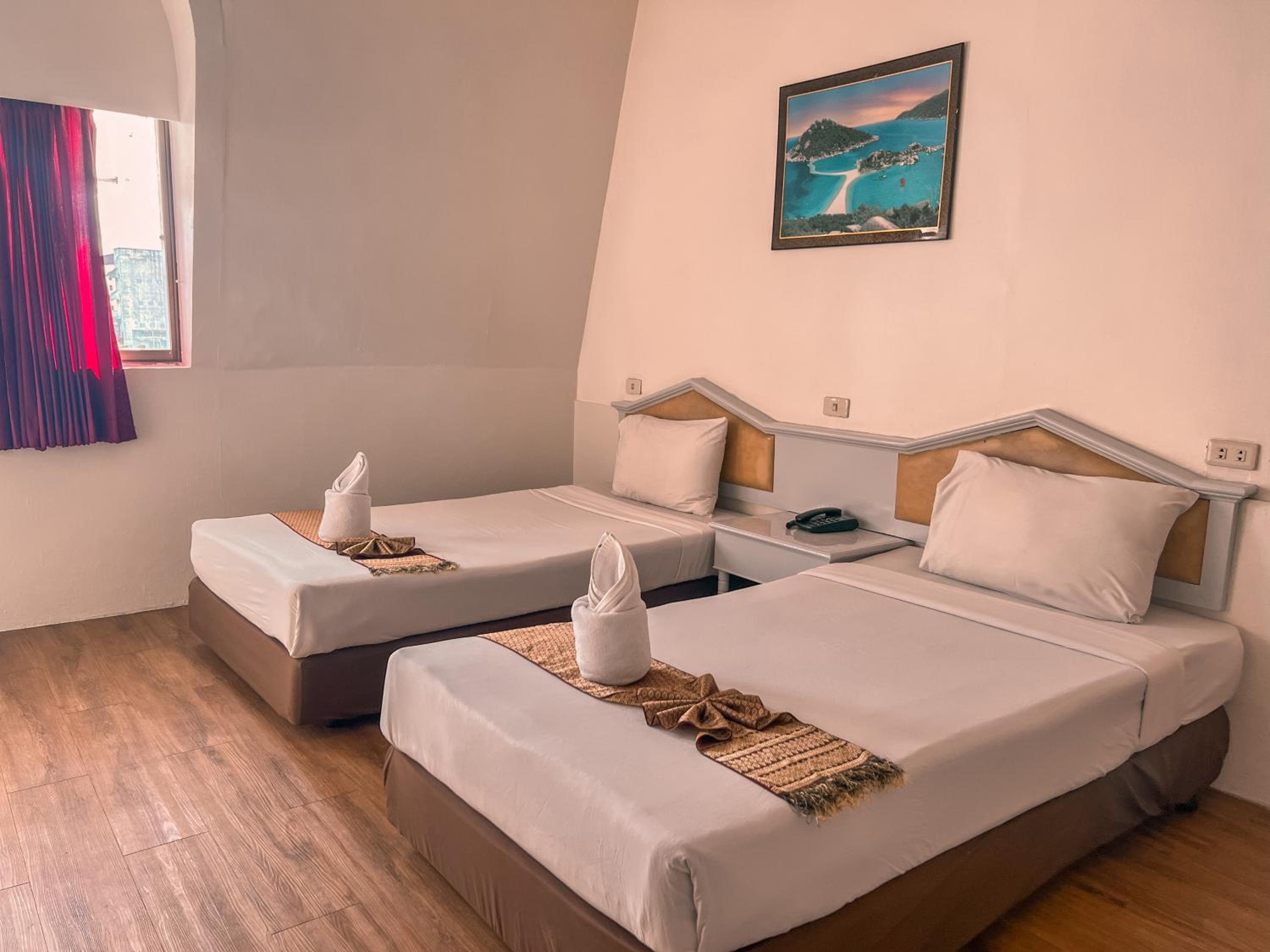 Standard Twin Room - Photo 1