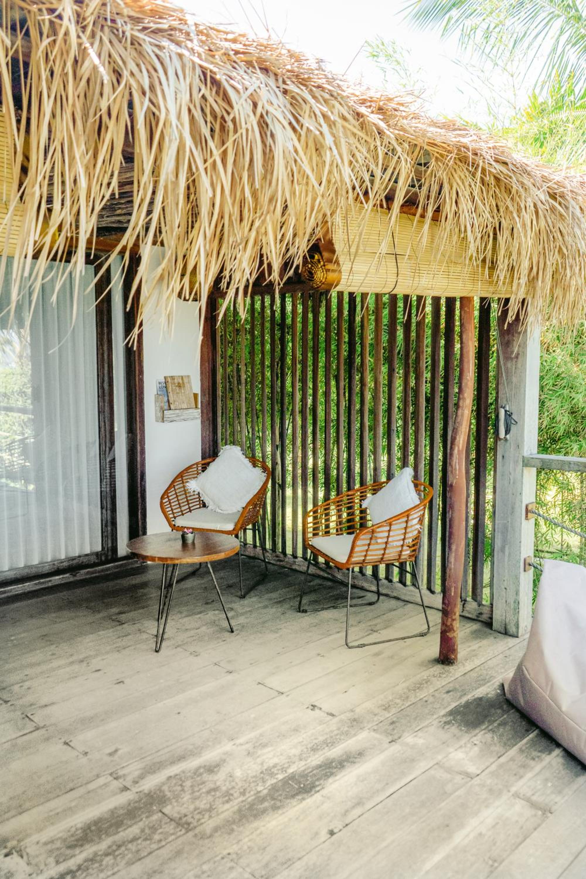 Deluxe Beachfront Bungalow - Photo 3