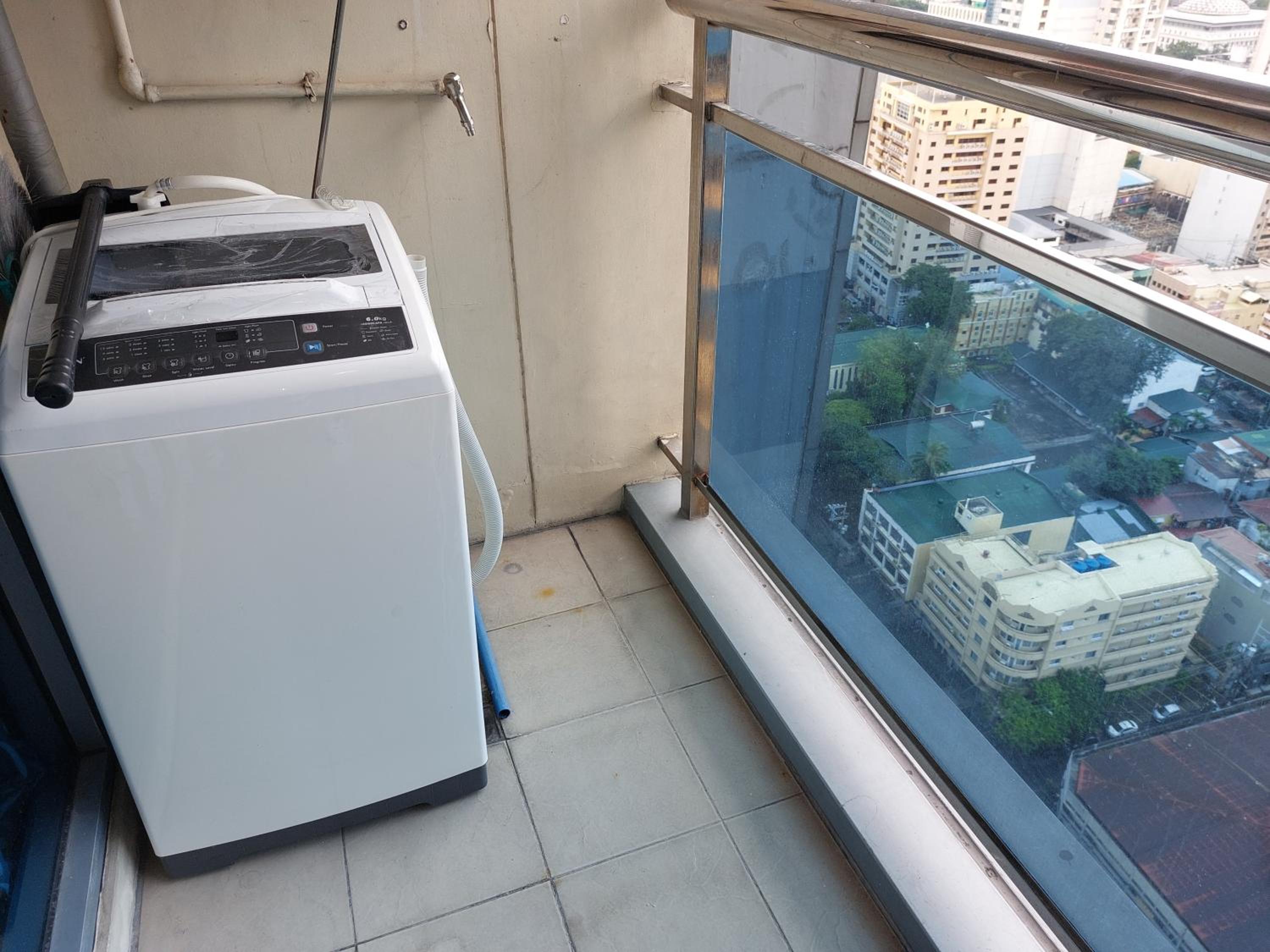 Studio with Balcony - Photo 11