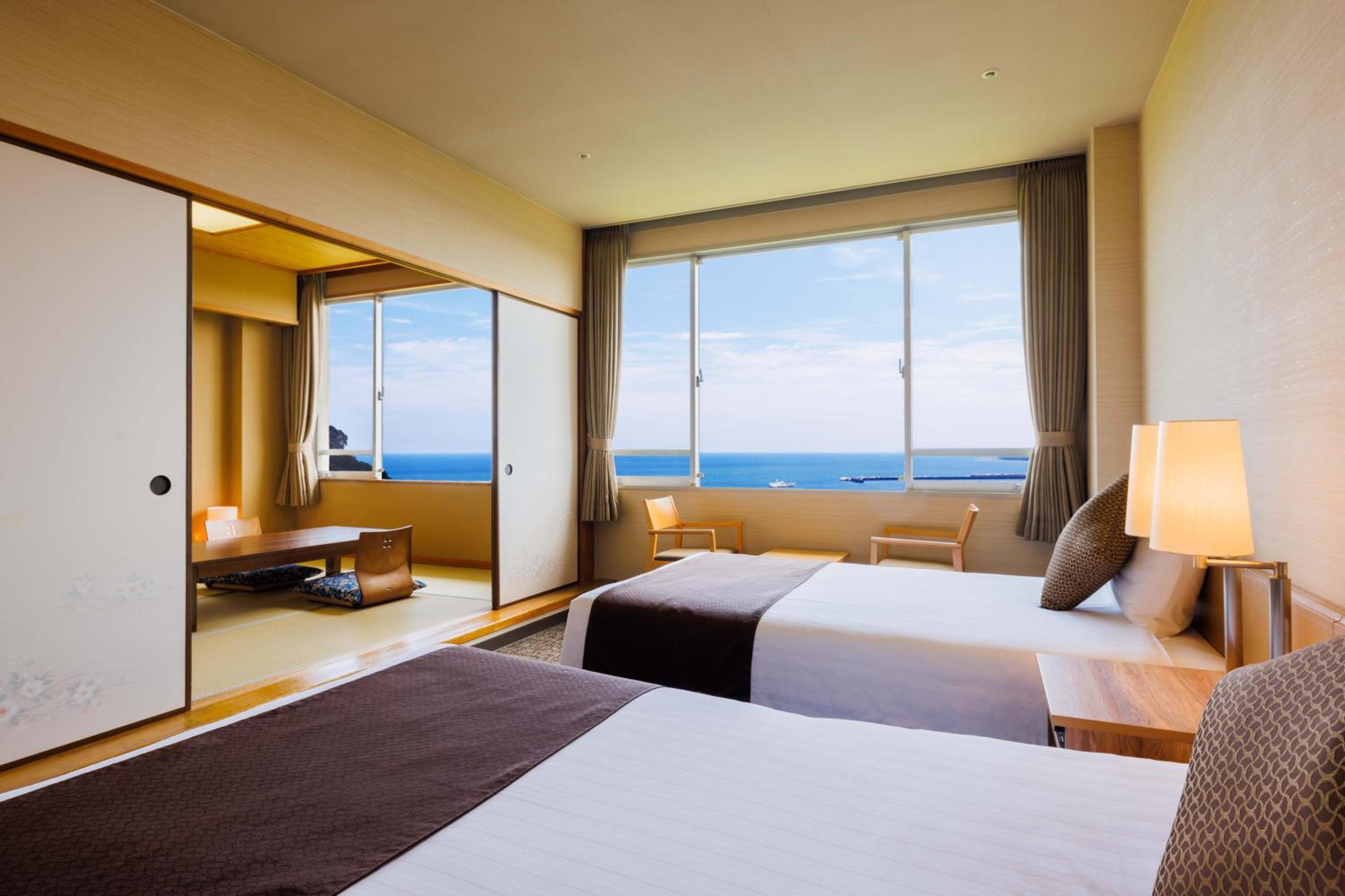 Ocean View Japanese-Western Room with private bathroom photo 2