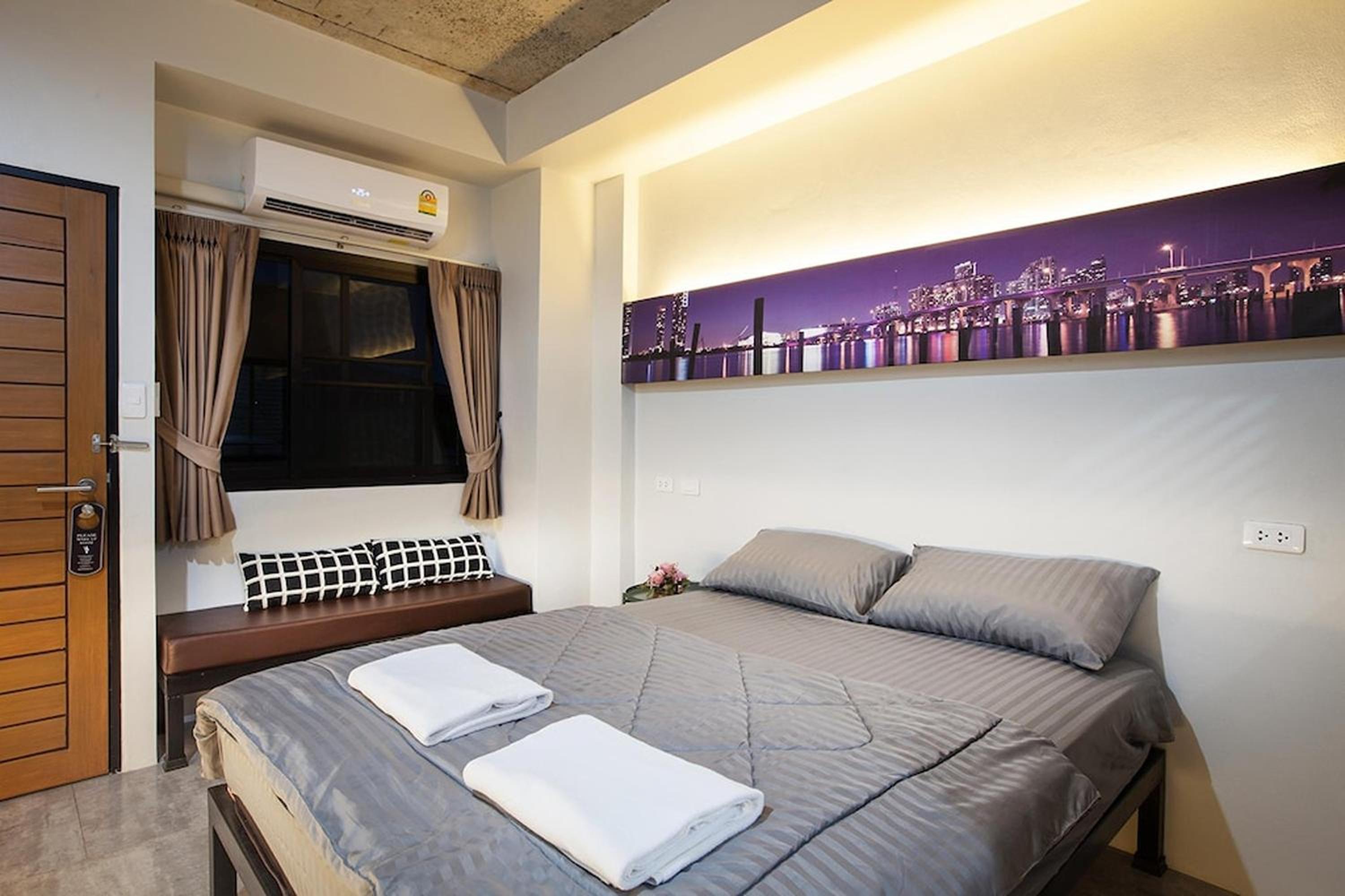 Studio Apartment - Photo 4
