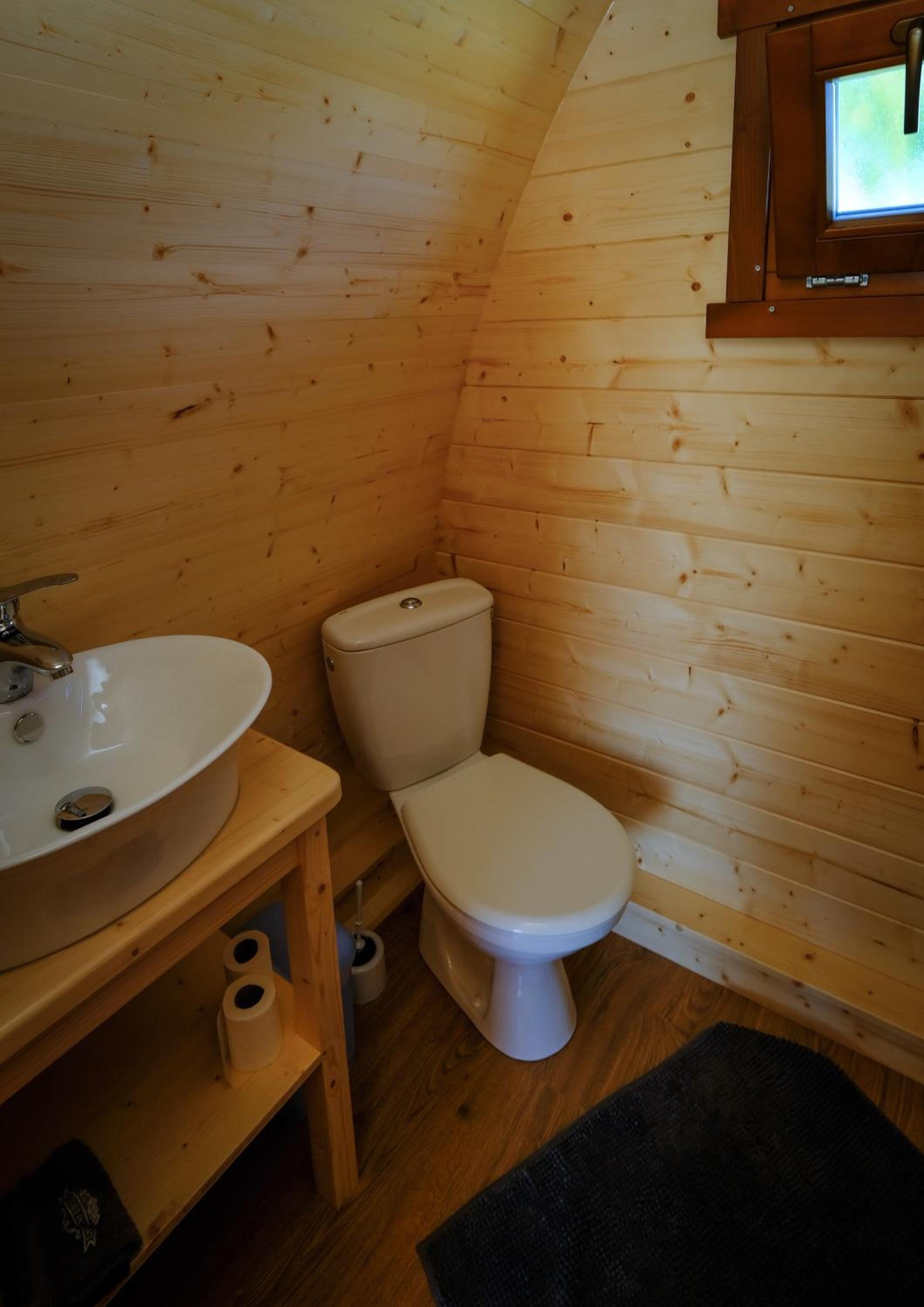Mobile Home - Photo 3